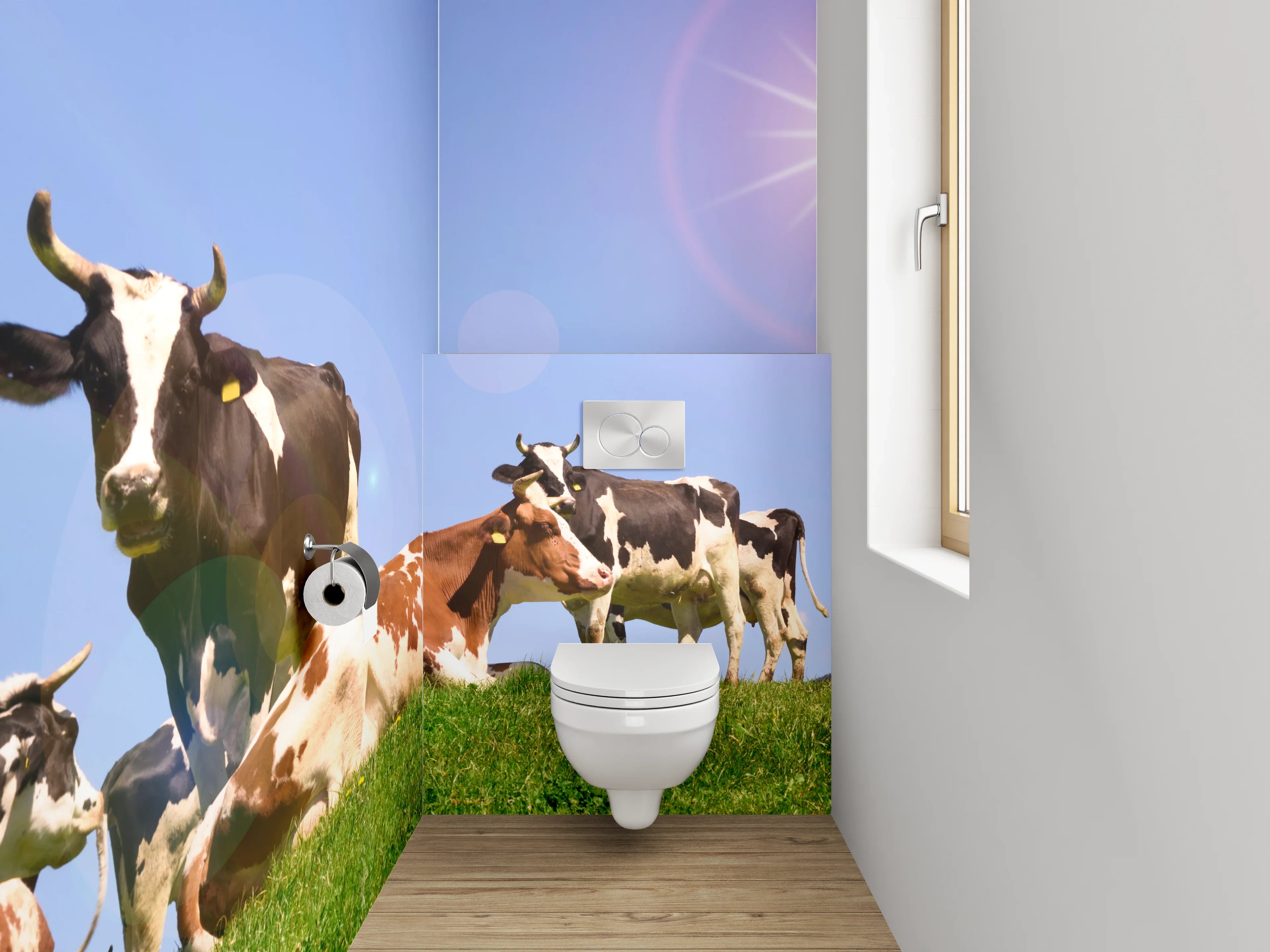 WC-Rückwand - Kühe auf grüner Weide unter Sonnenhimmel