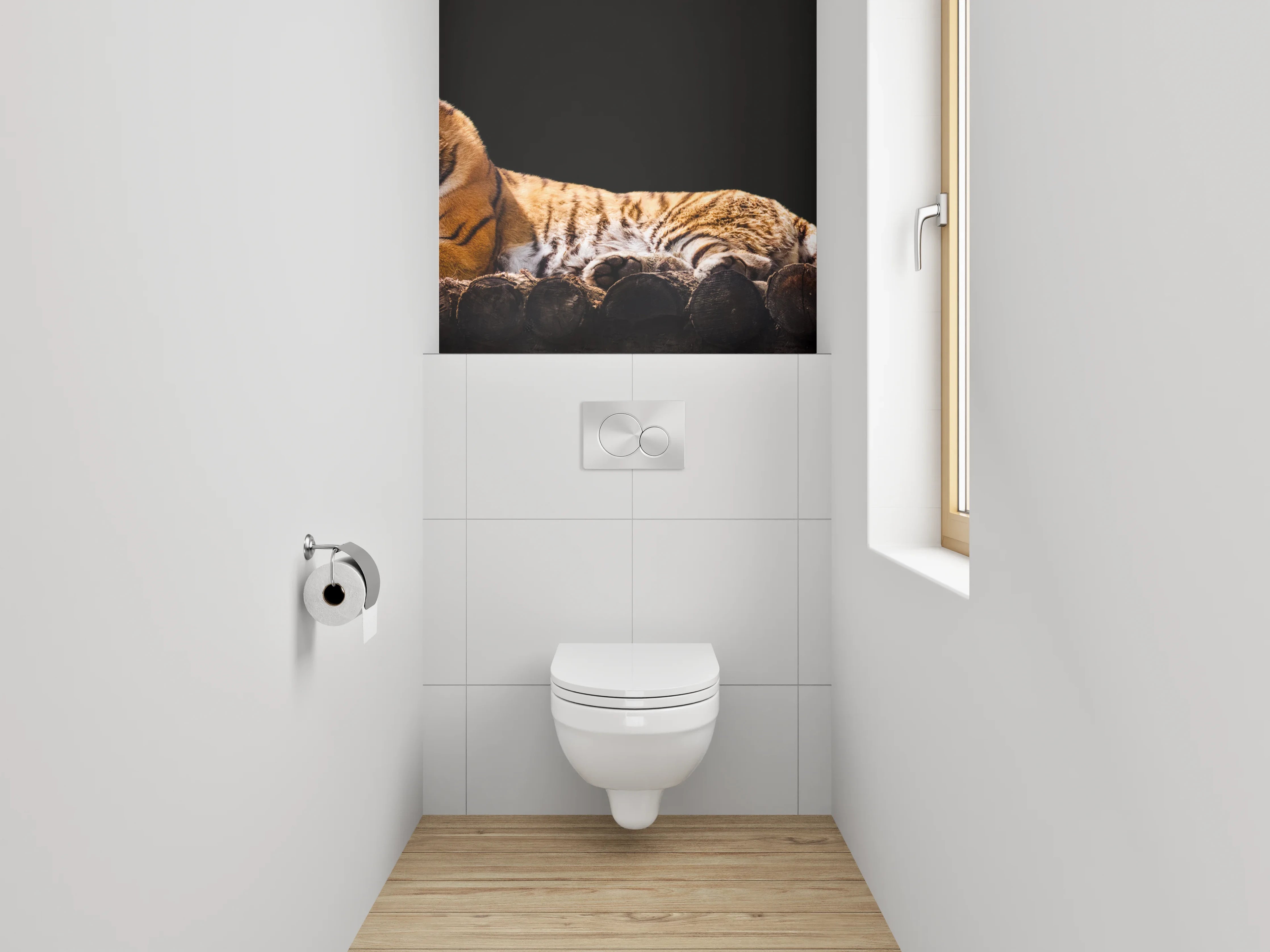 WC-Rückwand - Majestätischer Tiger auf Holzstämmen