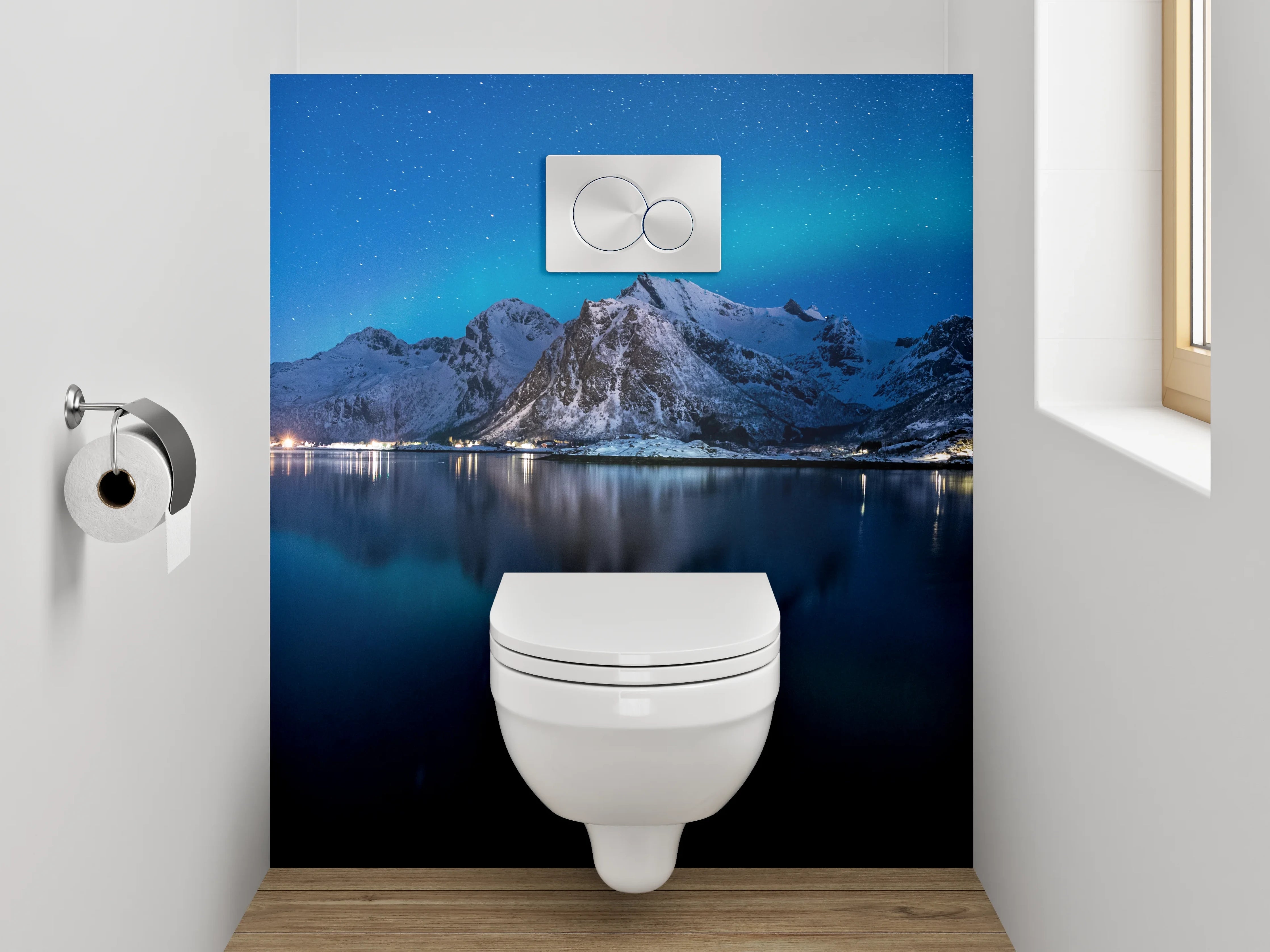 WC-Rückwand - Nordlichter über verschneiten Bergen Panorama