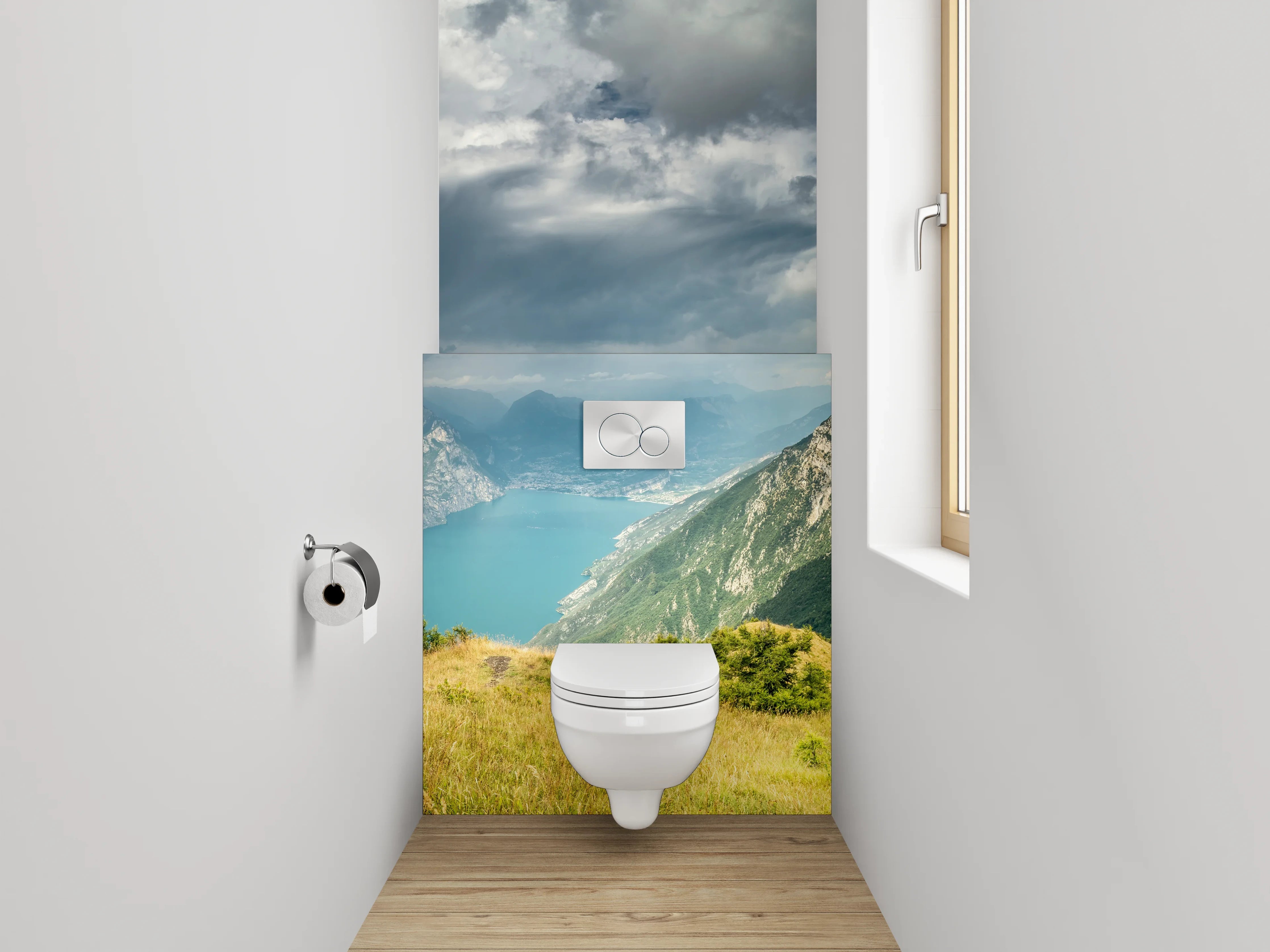 WC-Rückwand - Panorama Blick auf Alpengipfel und See