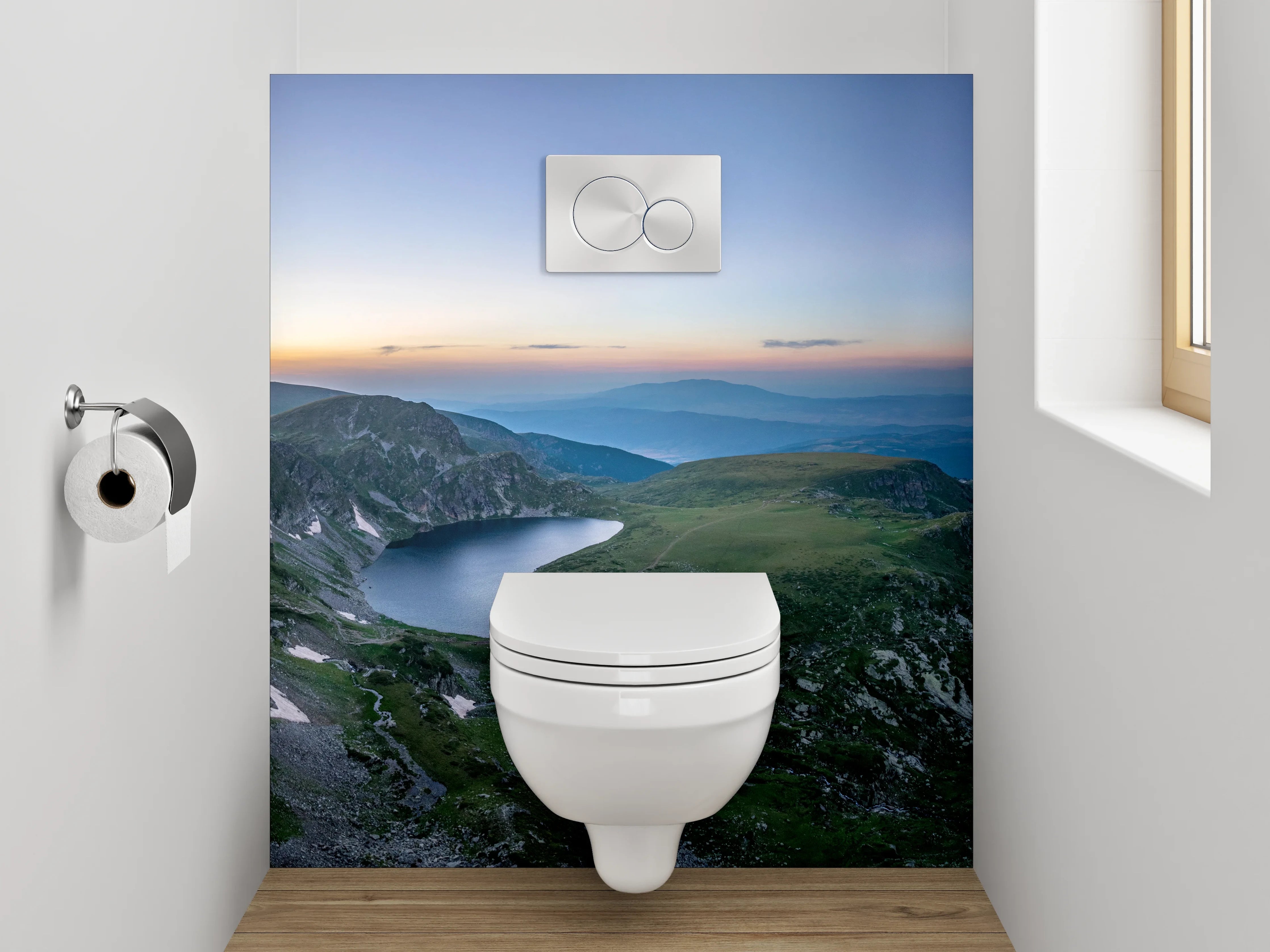 WC-Rückwand - Panoramablick auf Gebirgsseen im Morgenlicht