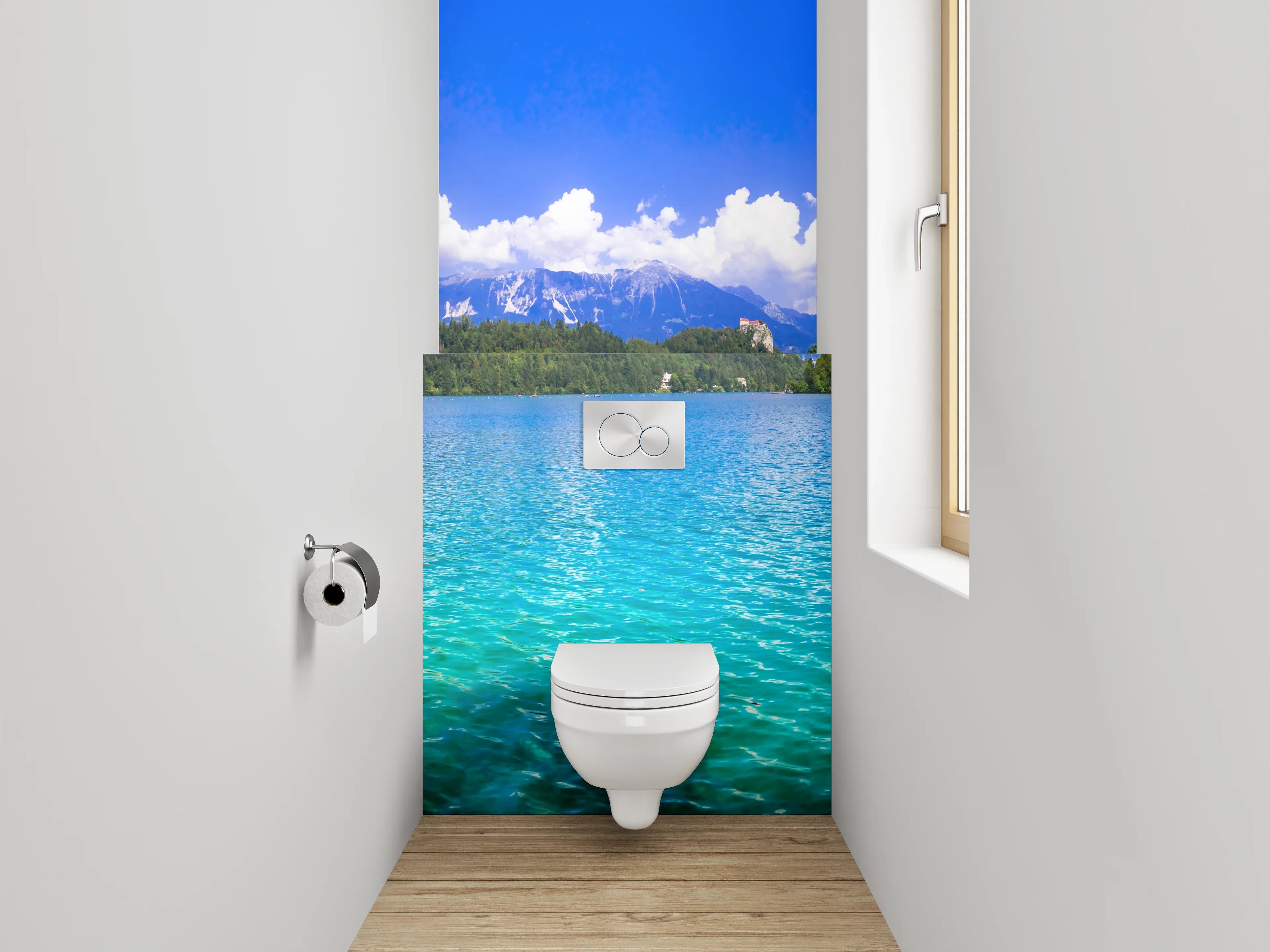WC-Rückwand - Panoramablick auf türkisblauen Bergsee