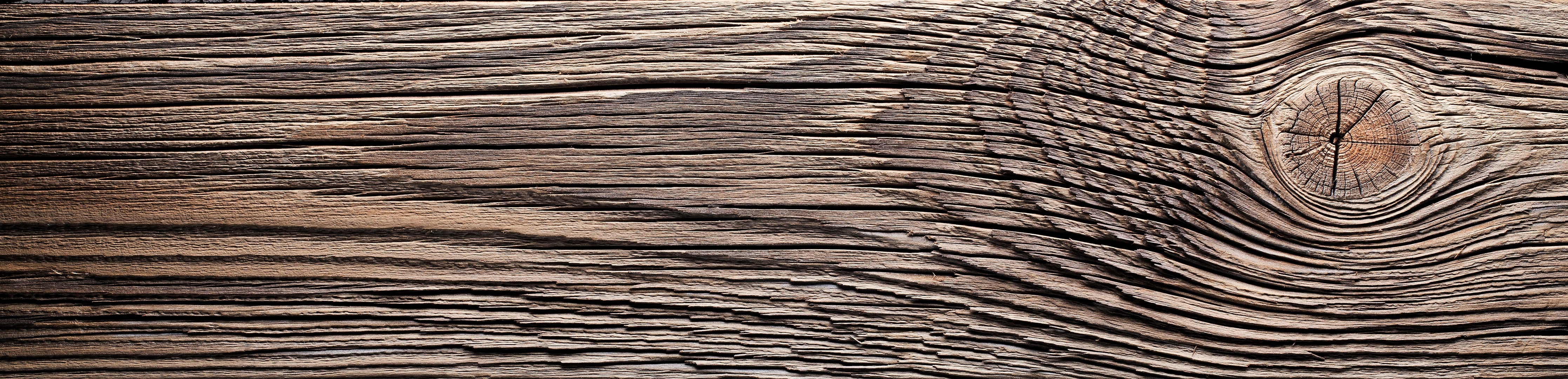 WC-Rückwand-Rustikale Holzmaserung in Nahaufnahme