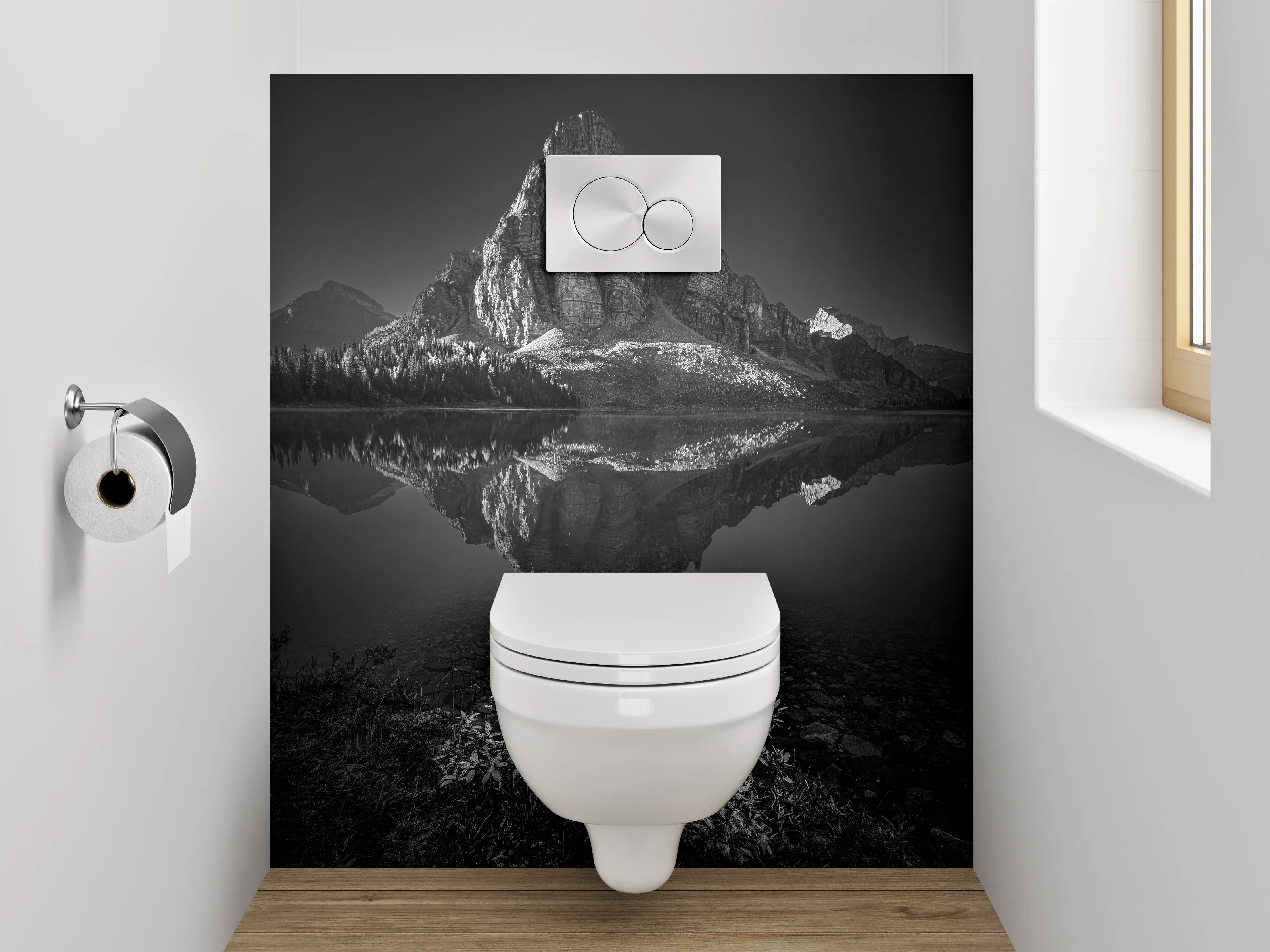 WC-Rückwand - Schwarz-Weiß Berglandschaft am See