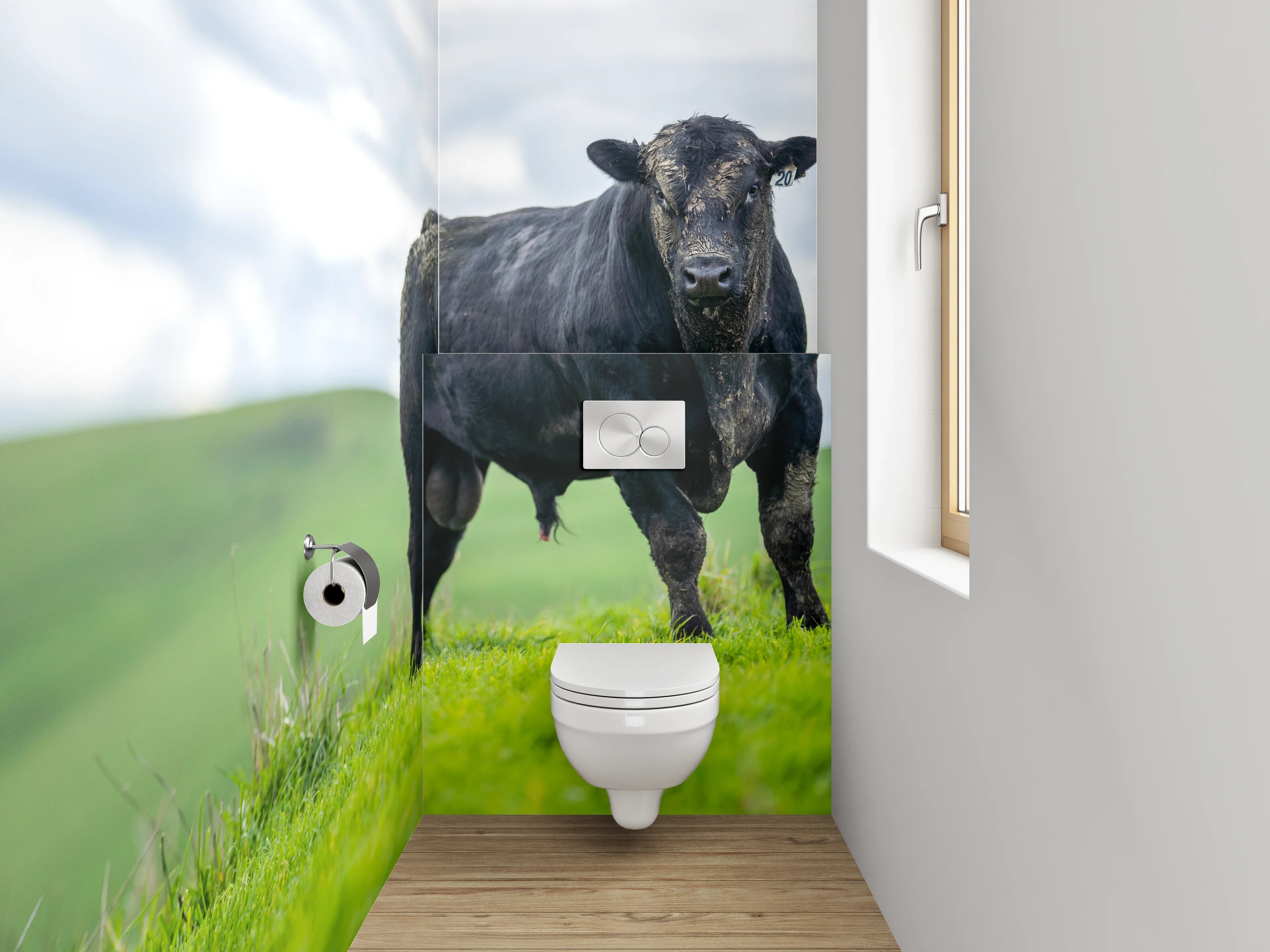 WC-Rückwand - Schwarzer Bulle auf grüner Weide
