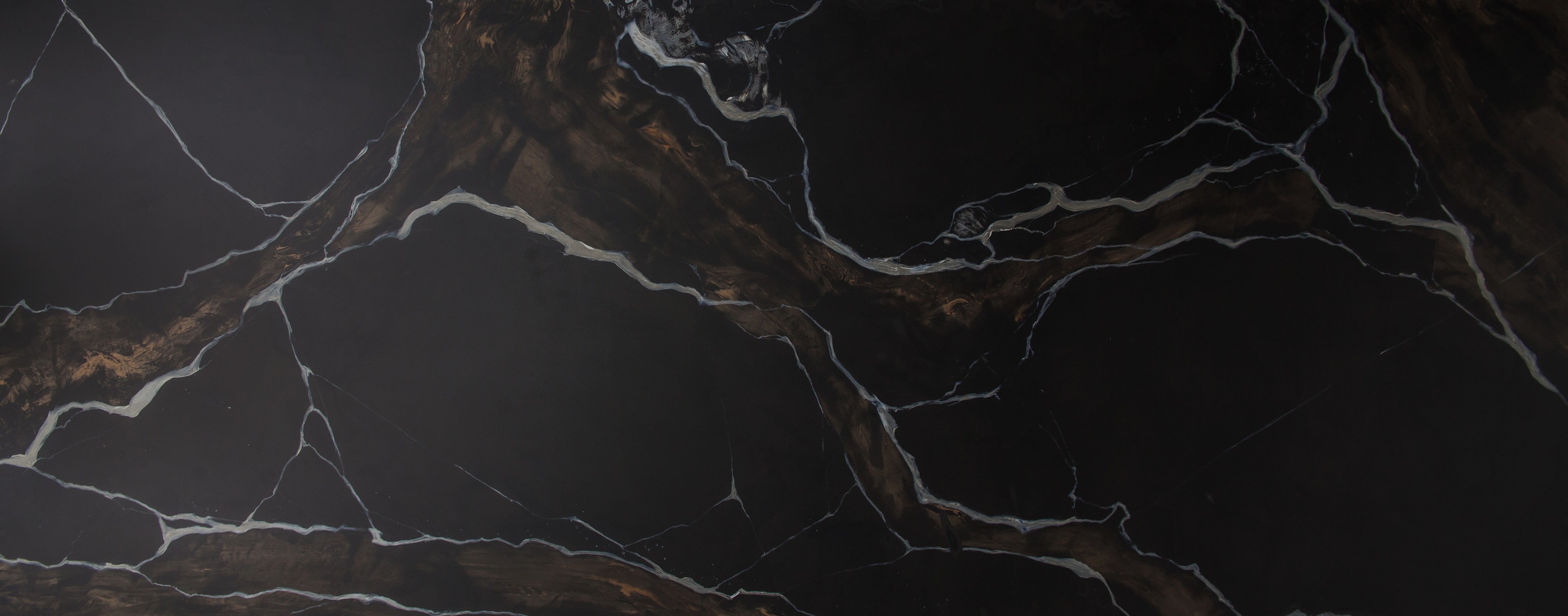 WC-Rückwand-Schwarzer Marmor mit goldbrauner Aderung