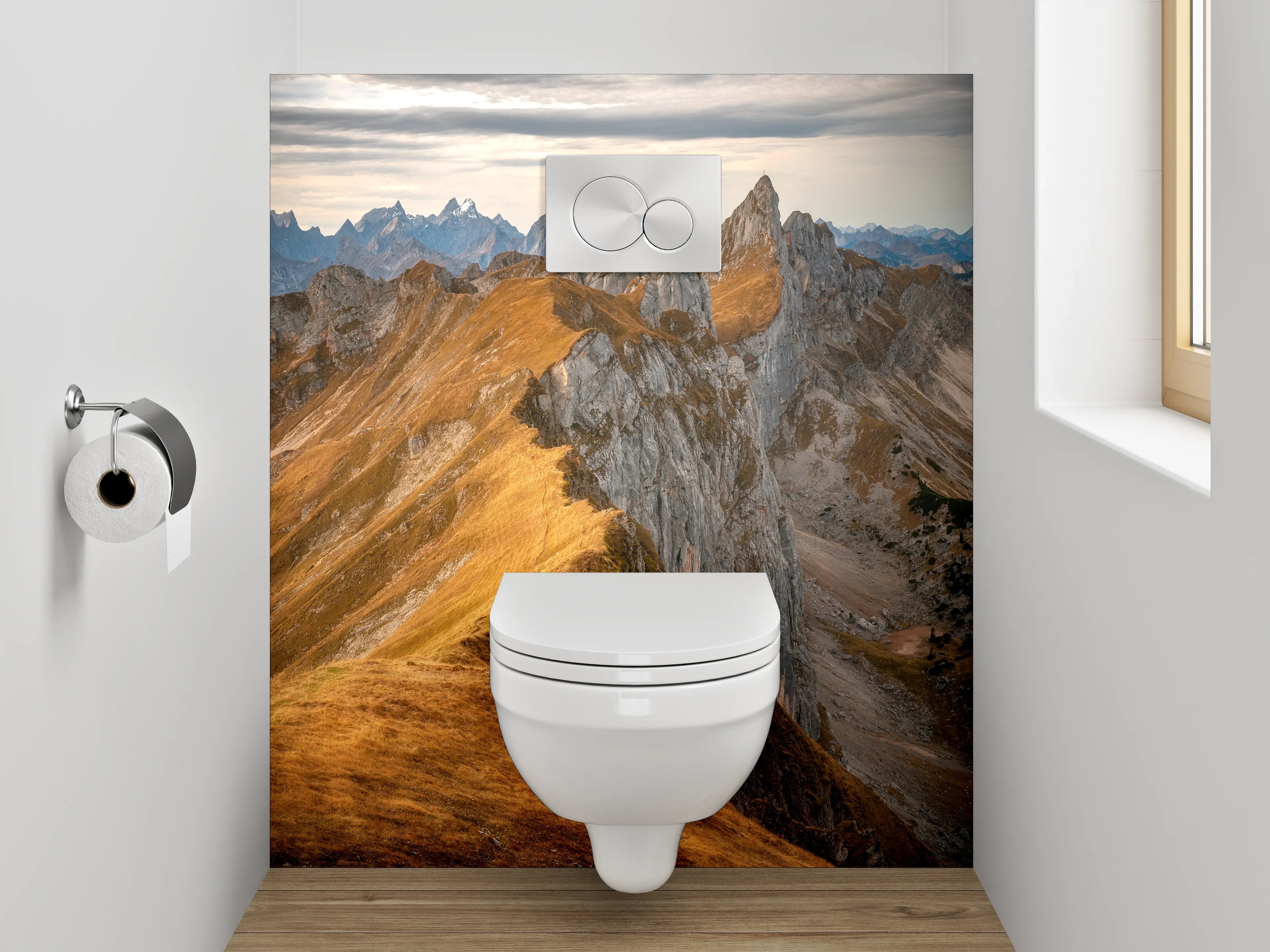 WC-Rückwand - Sonnenbeschienene Bergspitzen im Abendlicht