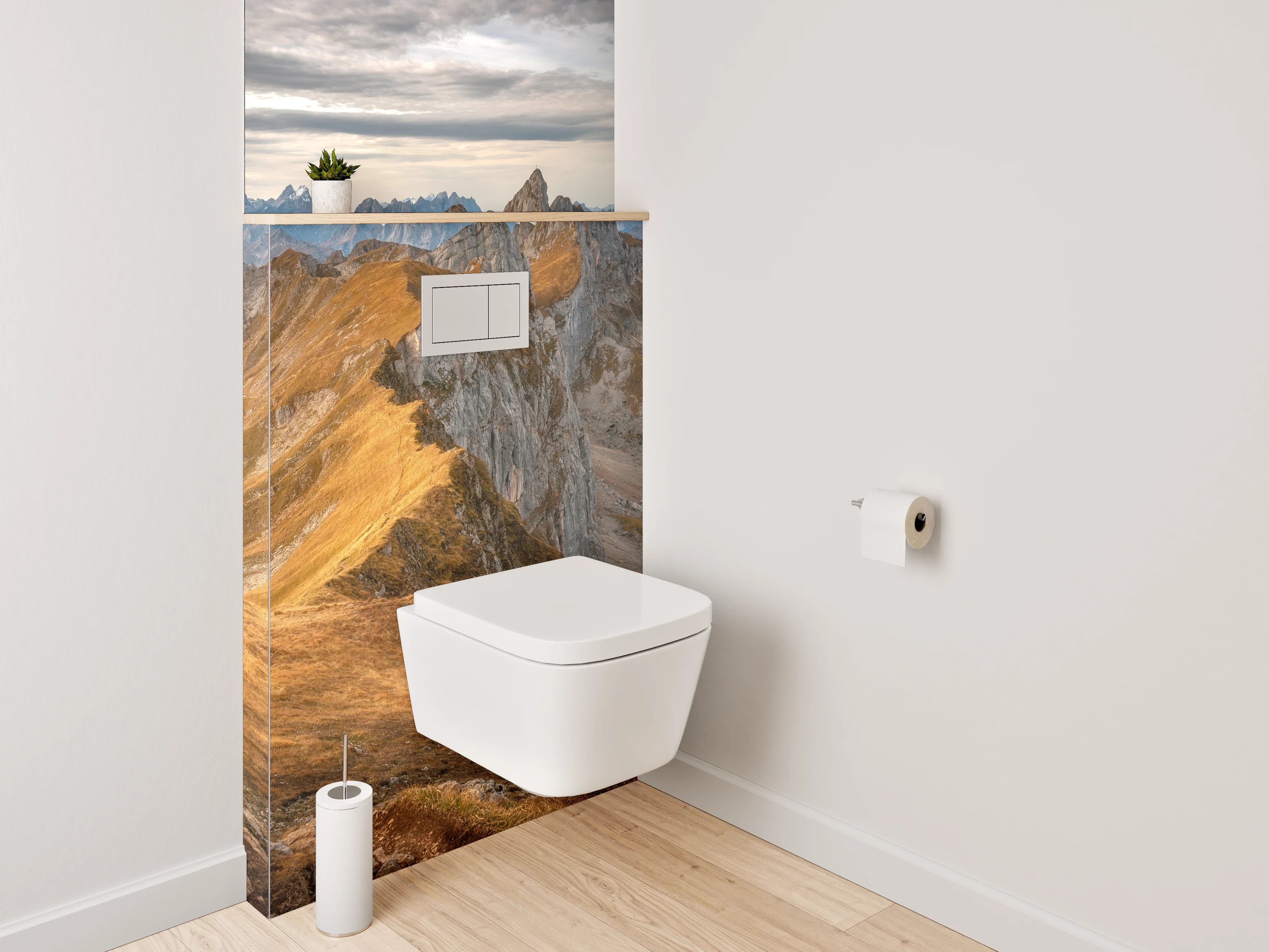 WC-Rückwand - Sonnenbeschienene Bergspitzen im Abendlicht