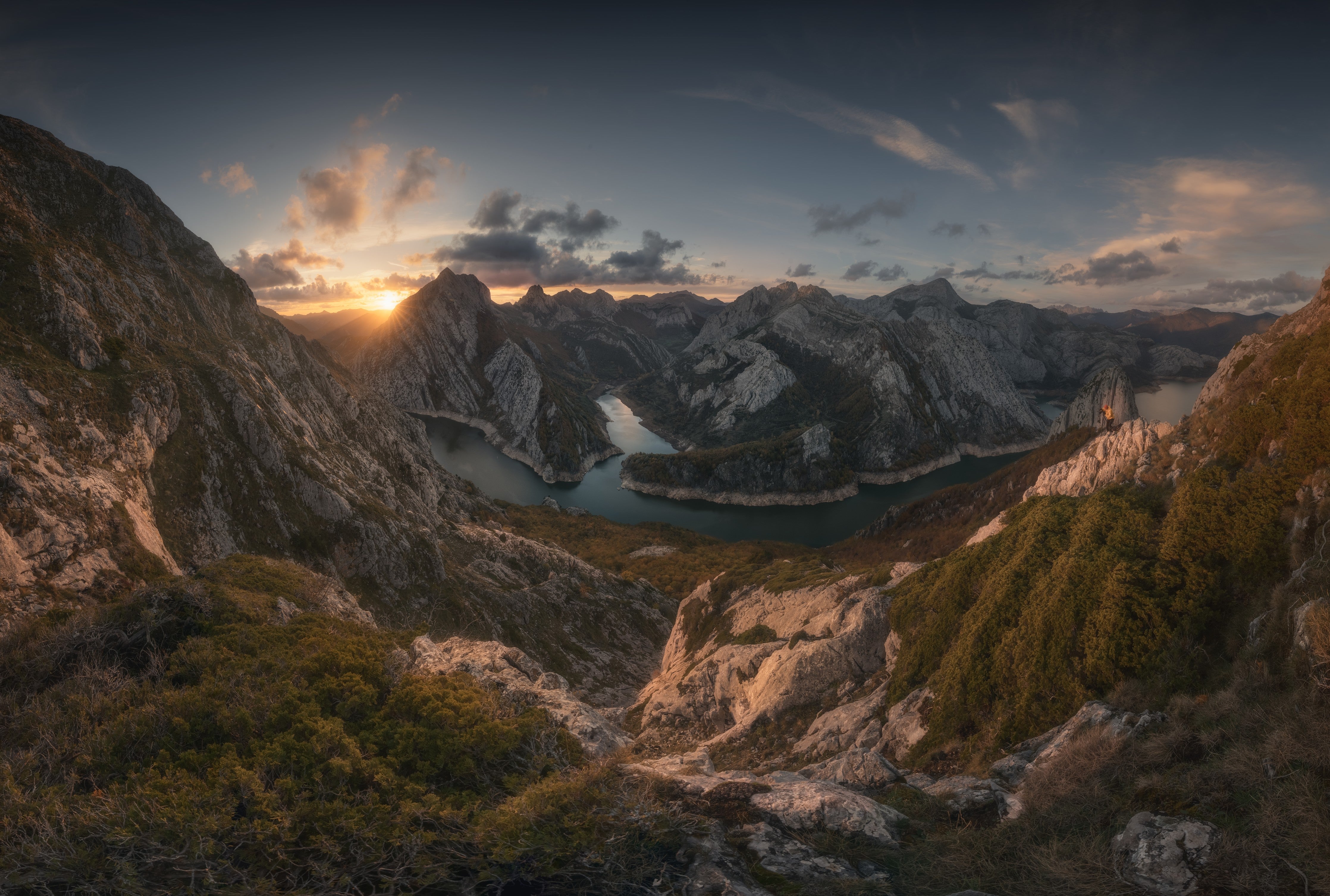 WC-Rückwand-Sonnenuntergang am Bergsee Panorama
