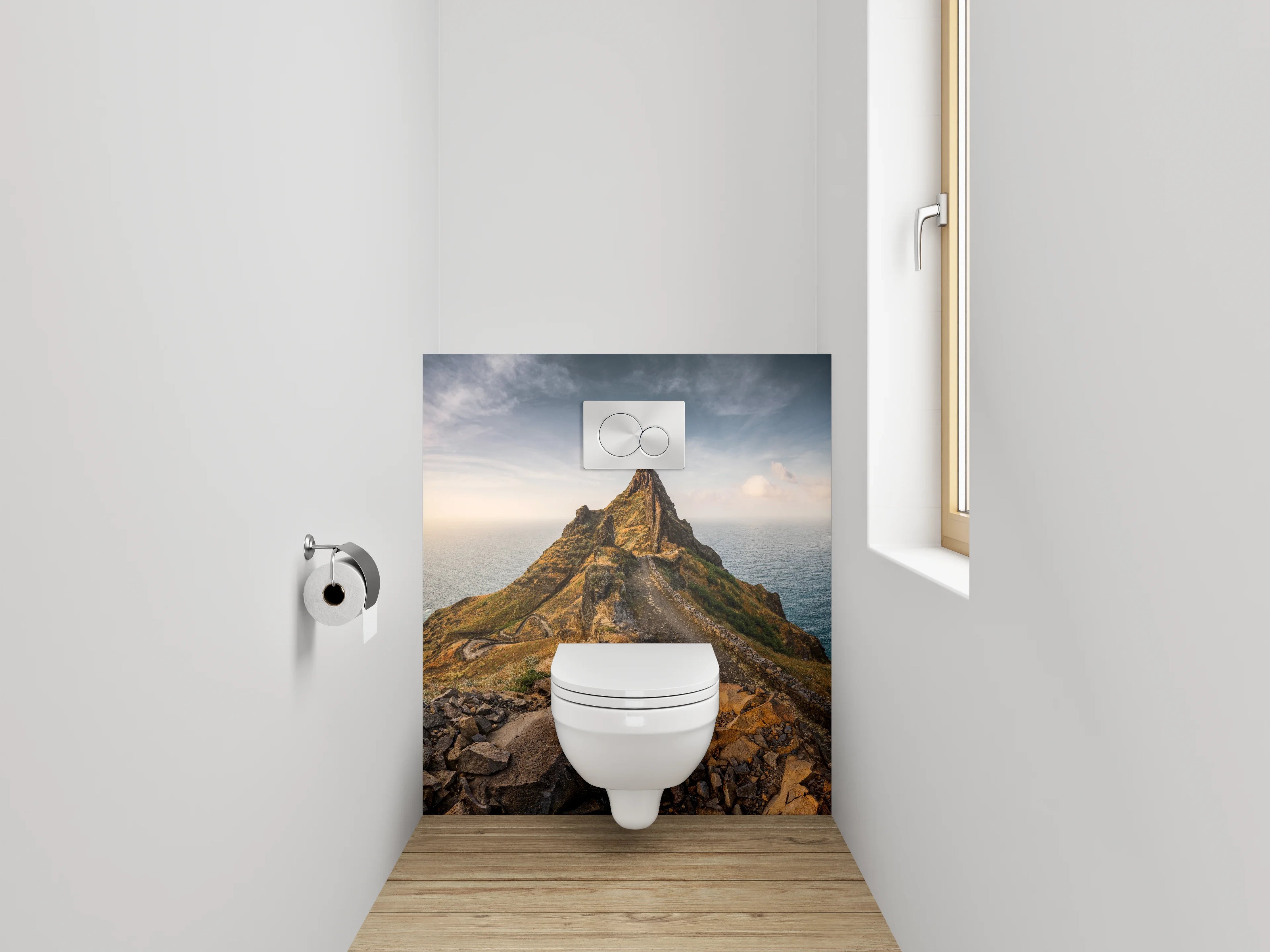 WC-Rückwand - Spektakuläre Berglandschaft am Meer