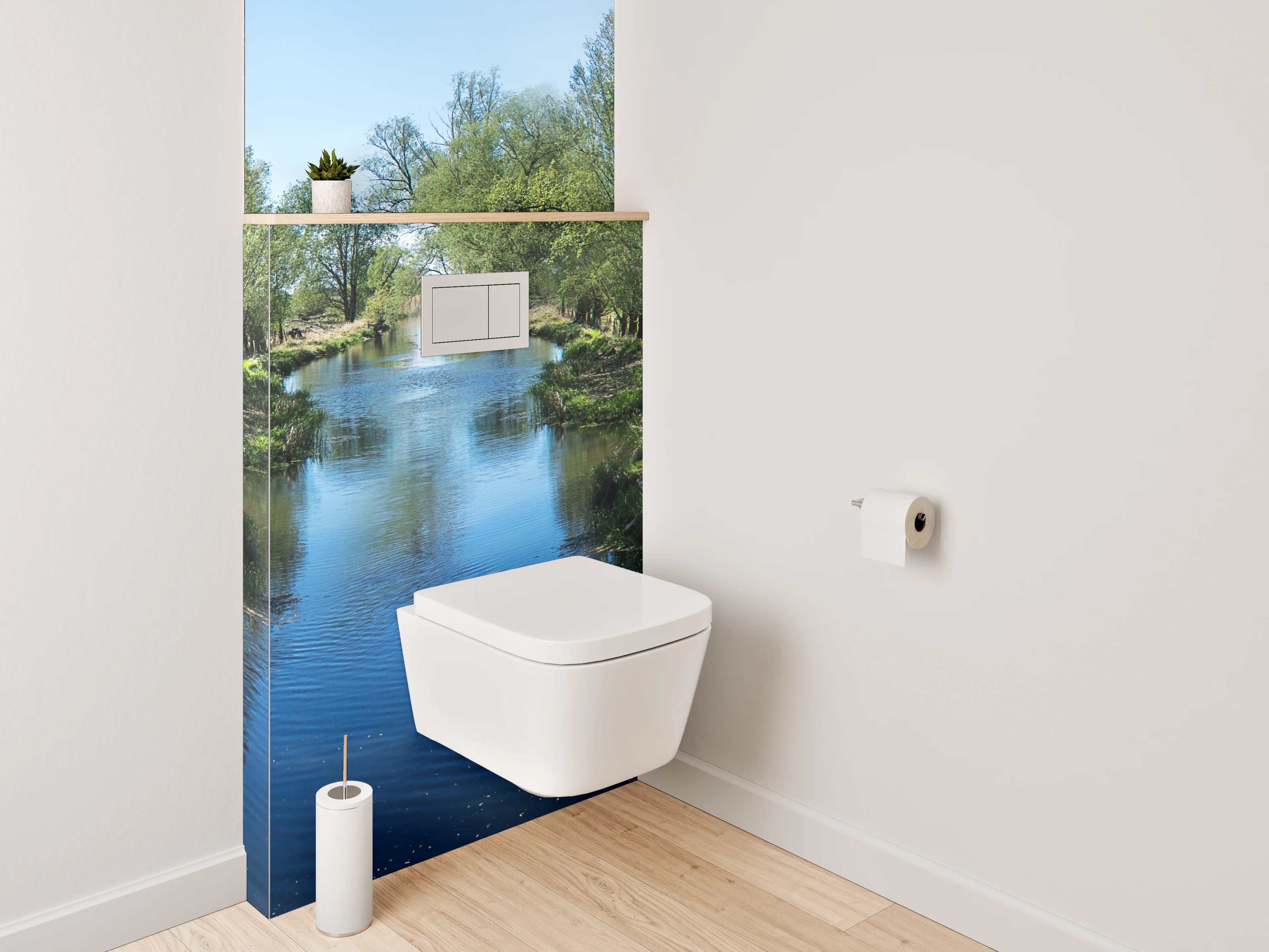 WC-Rückwand - Spiegelnder Kanal mit Bäumen