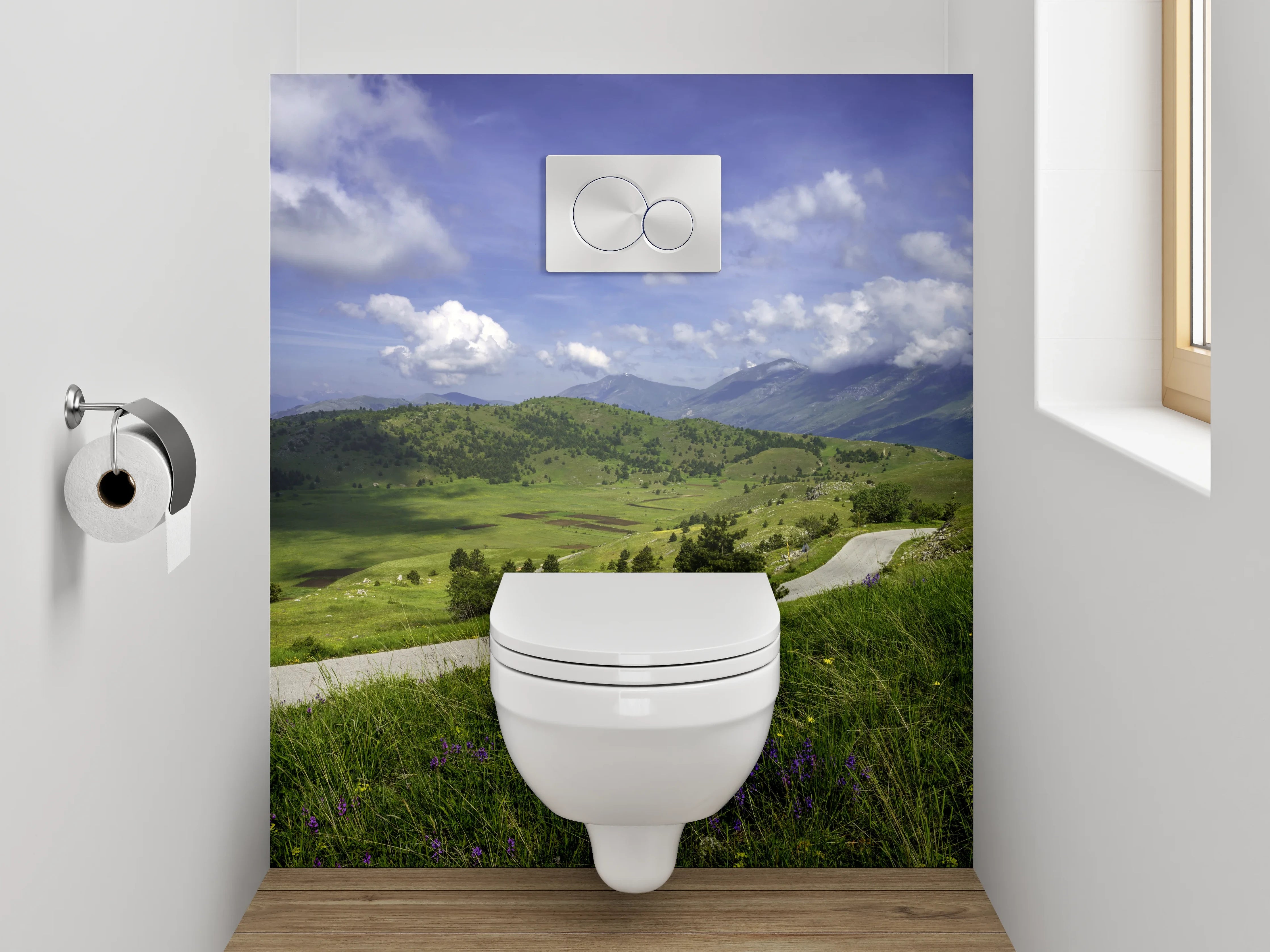 WC-Rückwand - Weite Alpenlandschaft mit Himmel