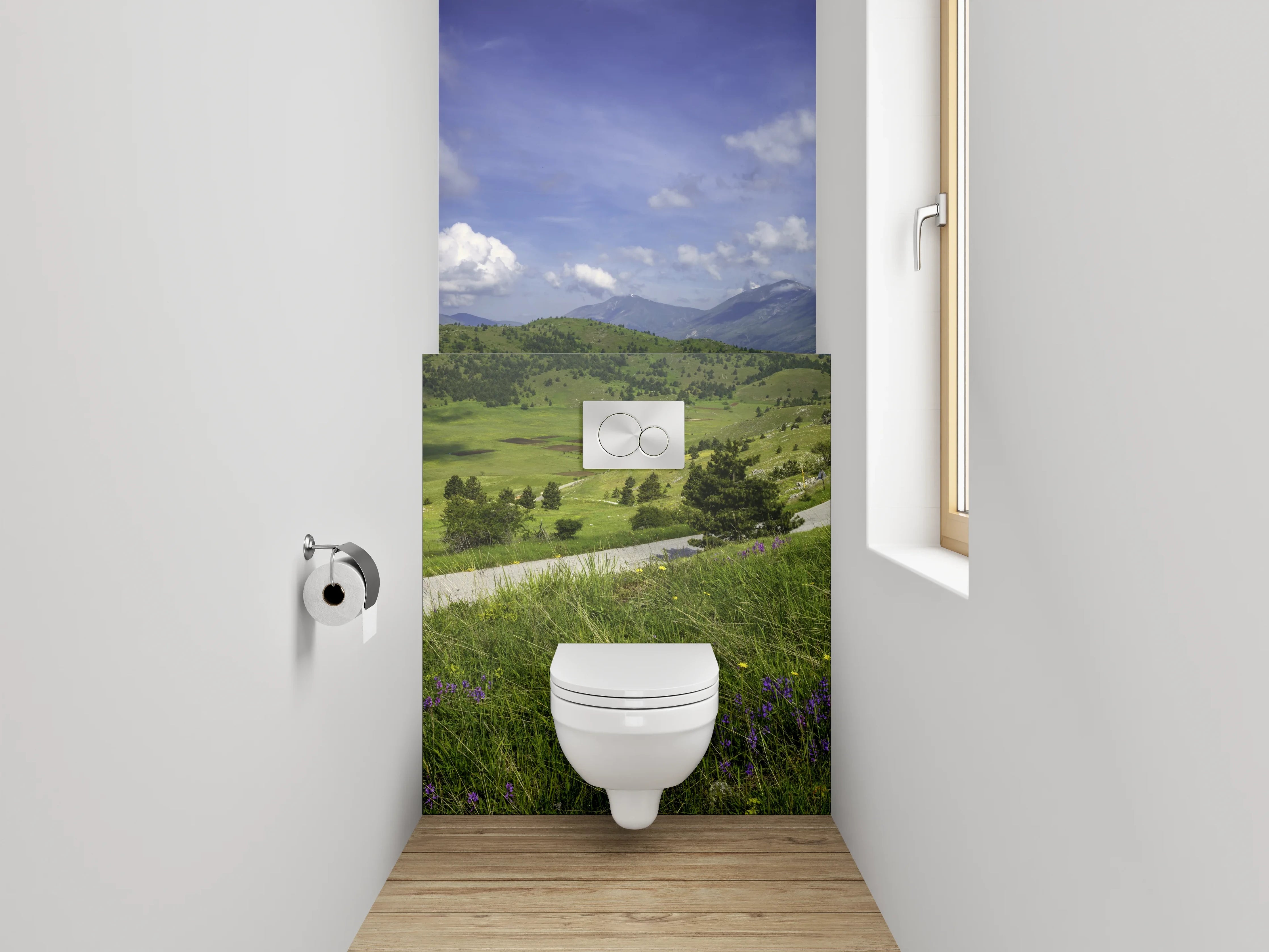 WC-Rückwand - Weite Alpenlandschaft mit Himmel