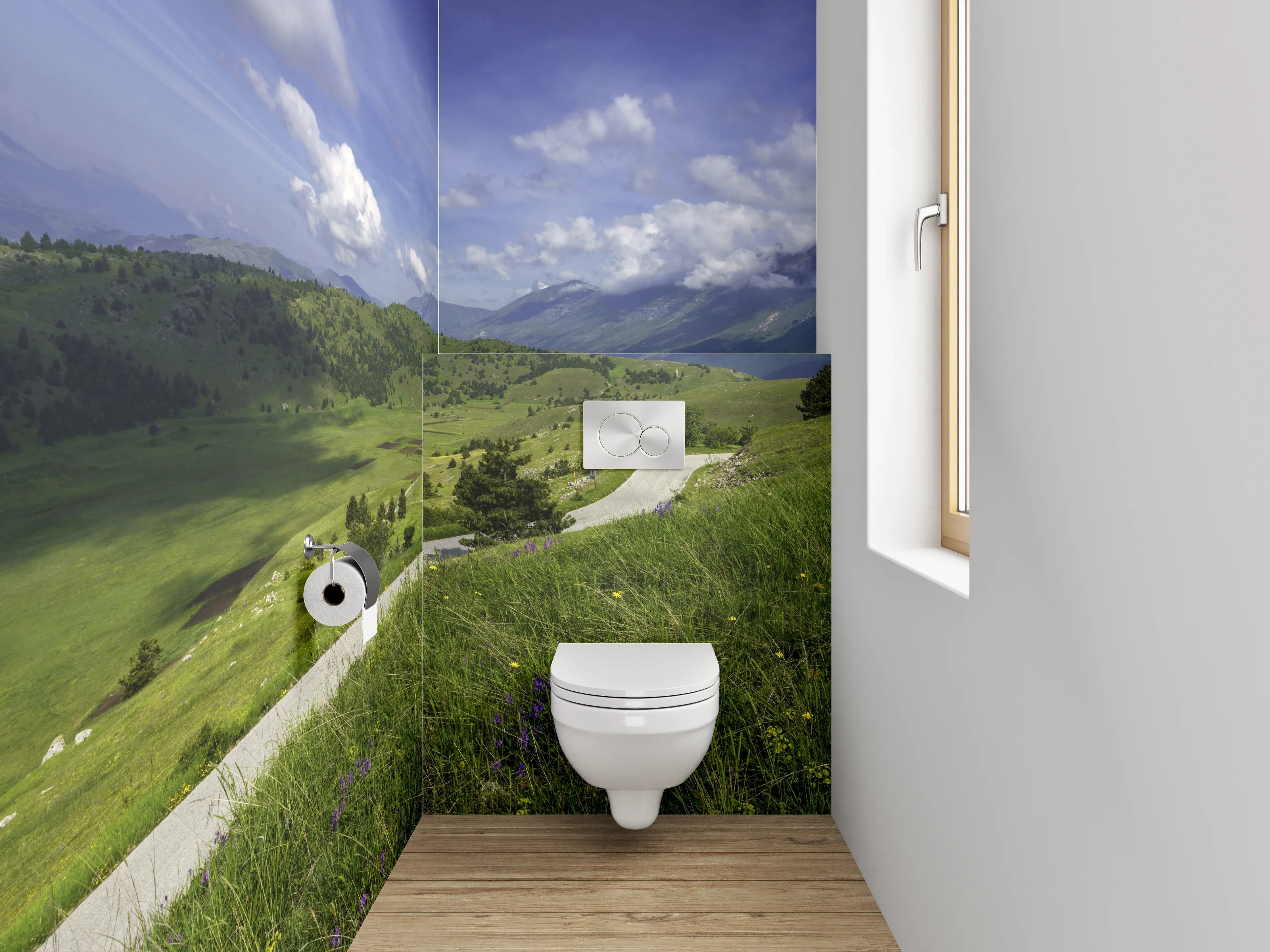 WC-Rückwand - Weite Alpenlandschaft mit Himmel
