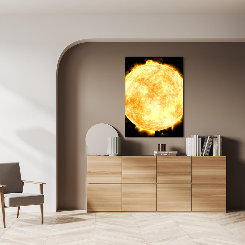 Wandbild -  Sonne auf Schwarzem Hintergrund über doppelter Holzkommode mit Vase und Büchersammlung