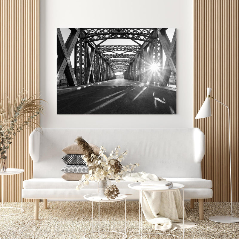 Wandbild - Alte Stadtbrücke in extravagant gestaltetem Raum mit minimalistischer Couch-quadratisch