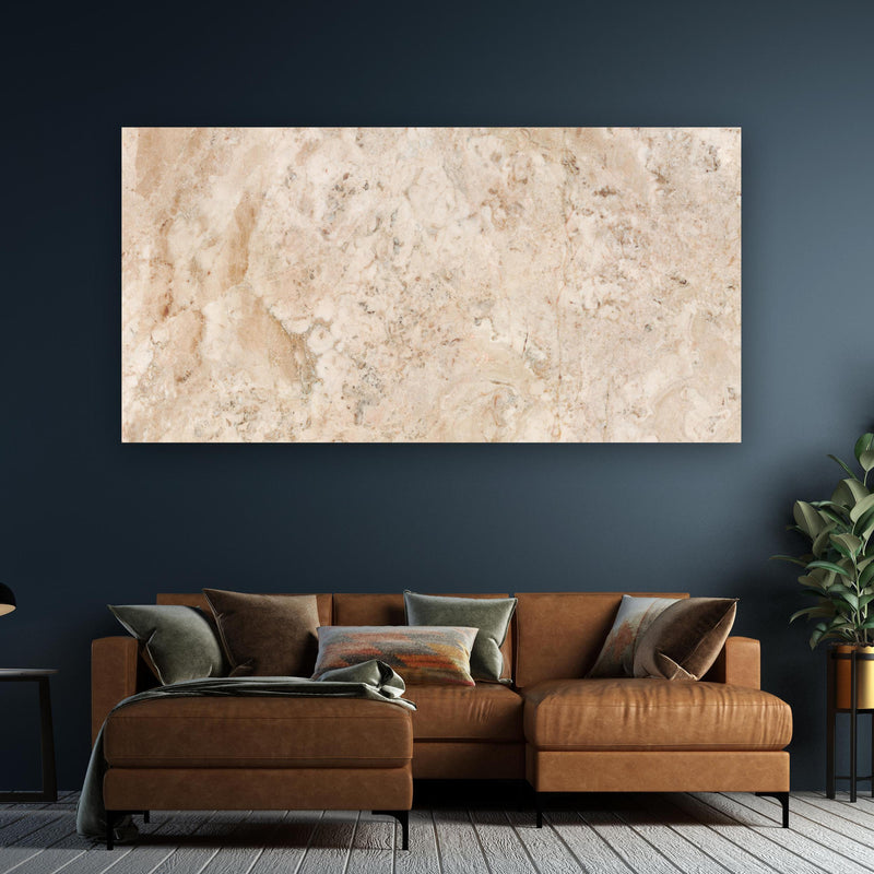Wandbild - Beige Naturmarmor Stein Textur an dunkelgrüner Wand über klassischem Sofa