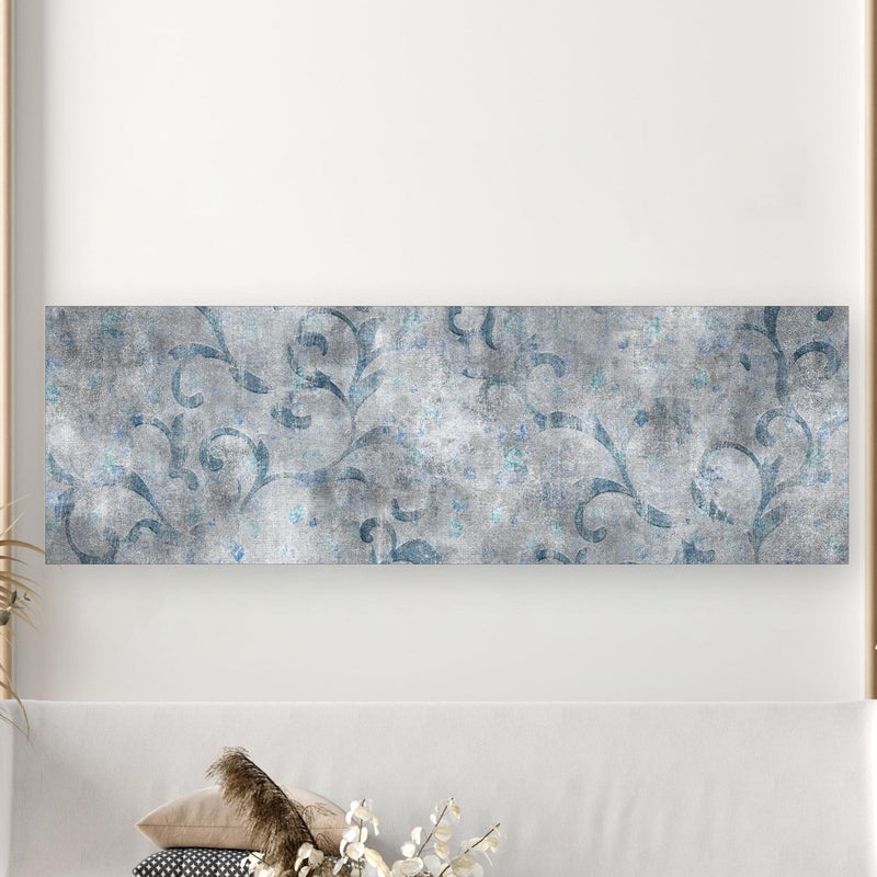 Wandbild - Blaues Blätter Muster - Zement in extravagant gestaltetem Raum mit minimalistischer Couch-rechteckig Zoom