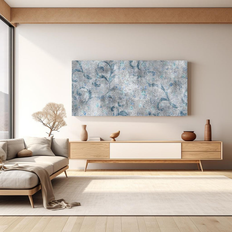 Wandbild - Blaues Blätter Muster - Zement in hellem Wohnzimmer über extravaganter Kommode
