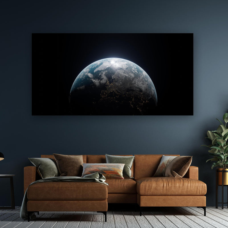 Wandbild - Blick auf die Erde an dunkelgrüner Wand über klassischem Sofa