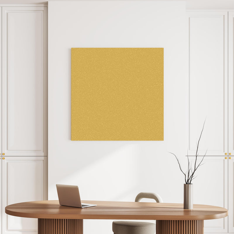 Wandbild - Goldene Wandtextur - goldene Narzisse über ovalem Holztisch mit zeitloser Vase