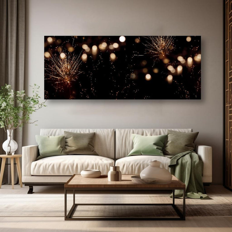 Wandbild - Goldenes Feuerwerk am Nachthimmel in kreativ eingerichtetem Zimmer mit moderner Vase