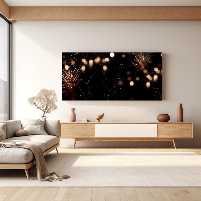 Wandbild - Goldenes Feuerwerk am Nachthimmel in hellem Wohnzimmer über extravaganter Kommode