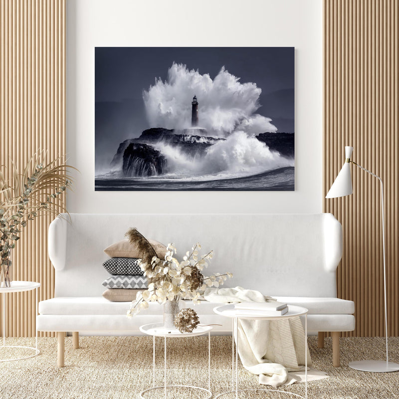 Wandbild - Insel mit großen Wellen in extravagant gestaltetem Raum mit minimalistischer Couch-quadratisch