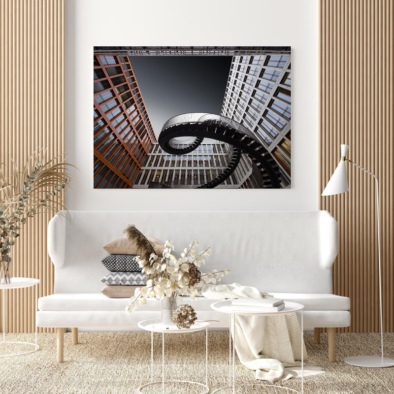 Wandbild - Moderne Treppen in extravagant gestaltetem Raum mit minimalistischer Couch-quadratisch