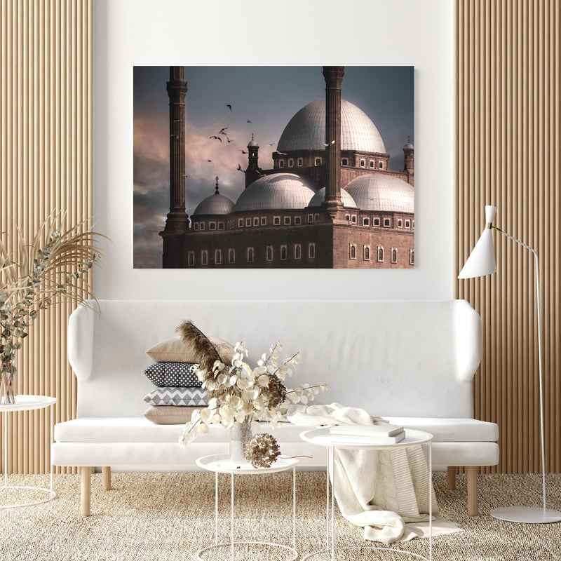 Wandbild - Moschee in extravagant gestaltetem Raum mit minimalistischer Couch-quadratisch