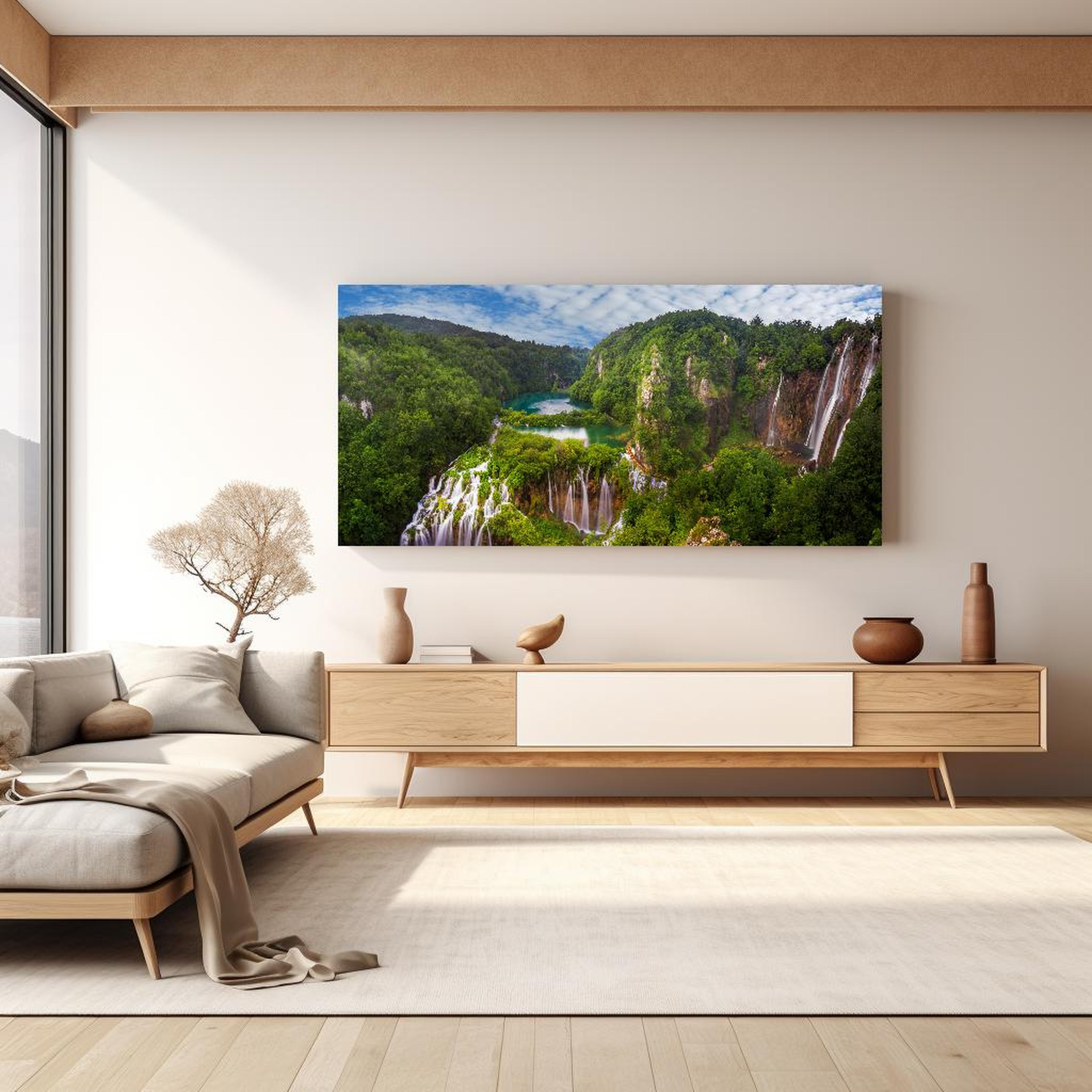 Wandbild - Multi-Wasserfall - Landschaft in hellem Wohnzimmer über extravaganter Kommode