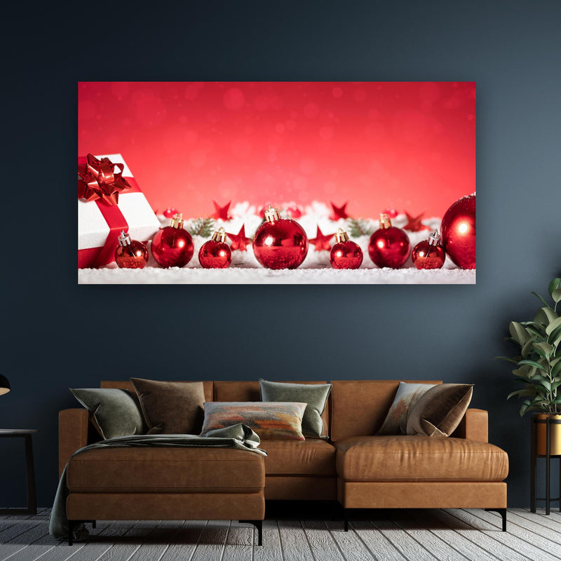 Wandbild - Panoramabild von Weihnachtsdekoration an dunkelgrüner Wand über klassischem Sofa