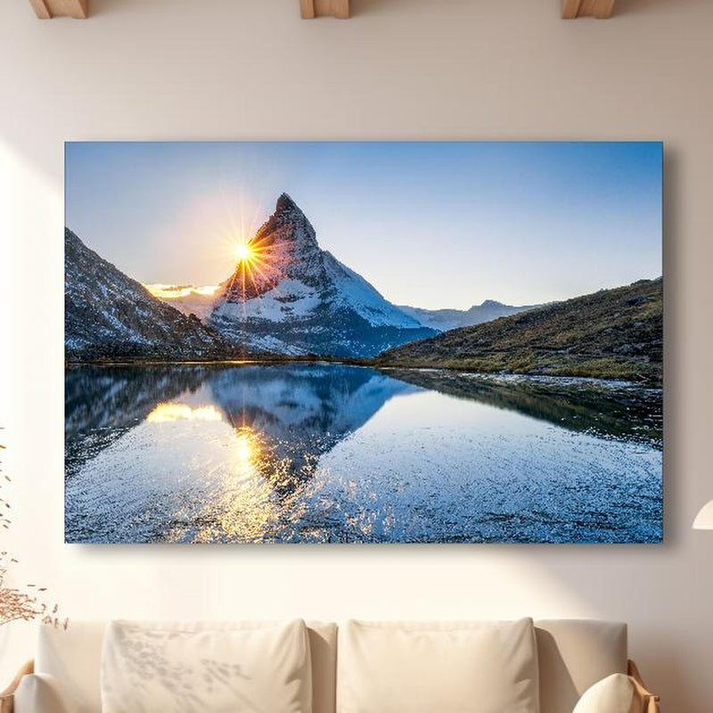 Wandbild - Riffelsee und Matterhorn in den Alpen in modernem Wohnzimmer im Loft-Stil Zoom