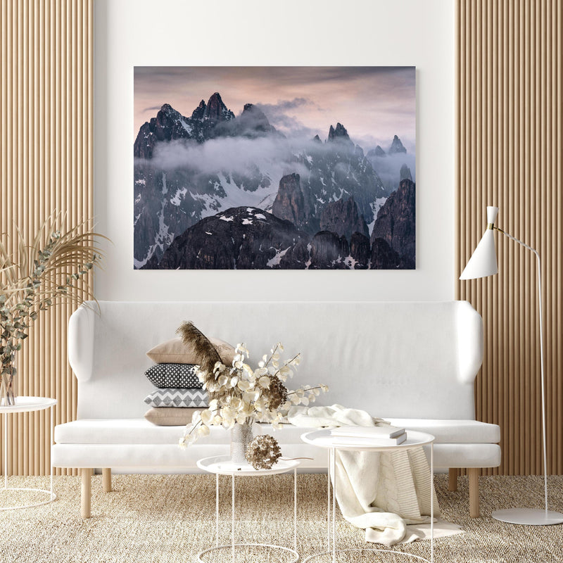 Wandbild - Rocky Castle in extravagant gestaltetem Raum mit minimalistischer Couch-quadratisch