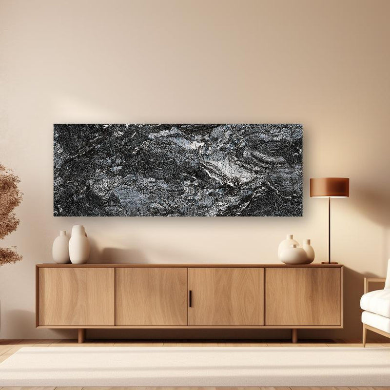 Wandbild - Schwarzer Marmor - Natur in dezentem Wohnzimmer mit geölter Holzkommode