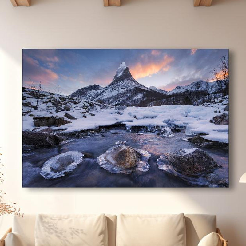 Wandbild - Spear Mountain in modernem Wohnzimmer im Loft-Stil Zoom