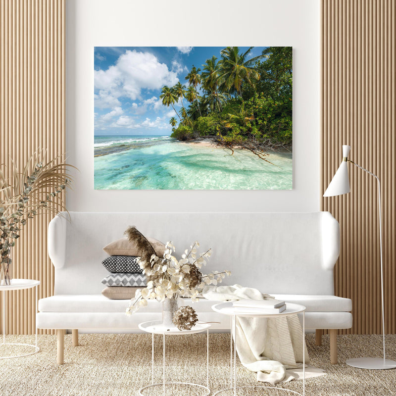 Wandbild - Turquoise Bay in extravagant gestaltetem Raum mit minimalistischer Couch-quadratisch
