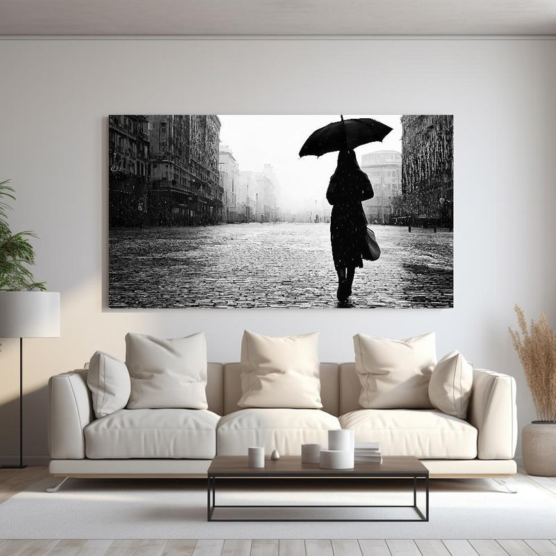 Wandbild - Walking Alone hinter sanfter Couch mit cremefarbenen großen Kissen