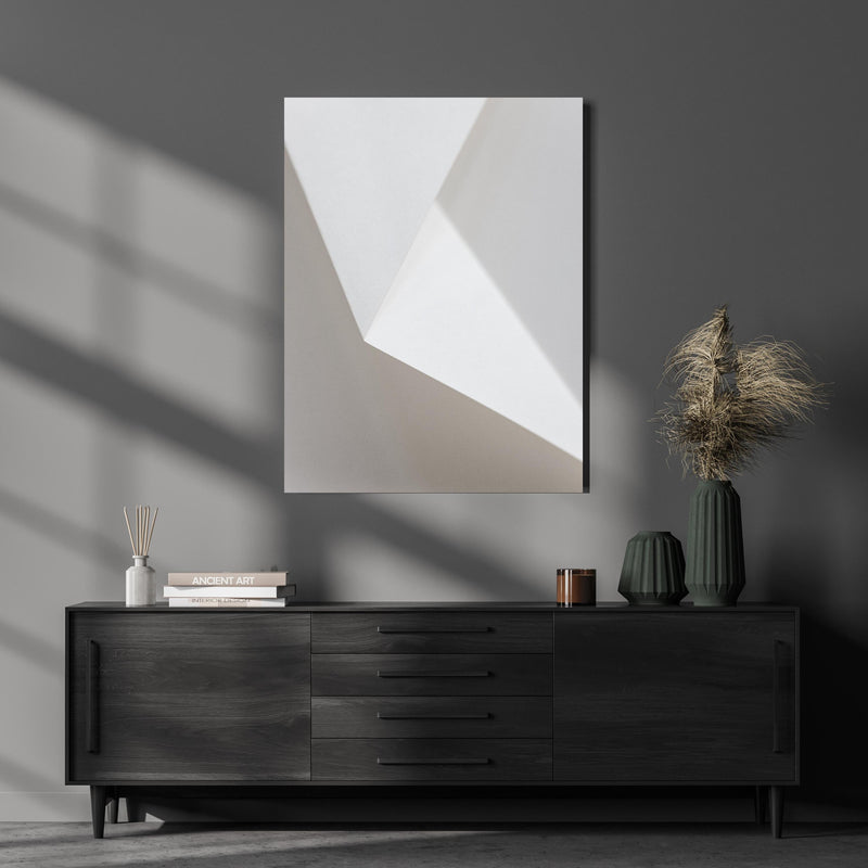 Wandbild - Weiße Papier Textur über luxuriöser Holzkommode und dunkelgrünen Vasen