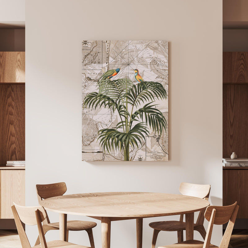 Wandbild - Weltkarte - Tropische Pflanze an beiger Wand hinter handgeschnitztem Holztisch 
