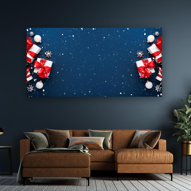 Wandbild - Winterdekoration als Banner an dunkelgrüner Wand über klassischem Sofa