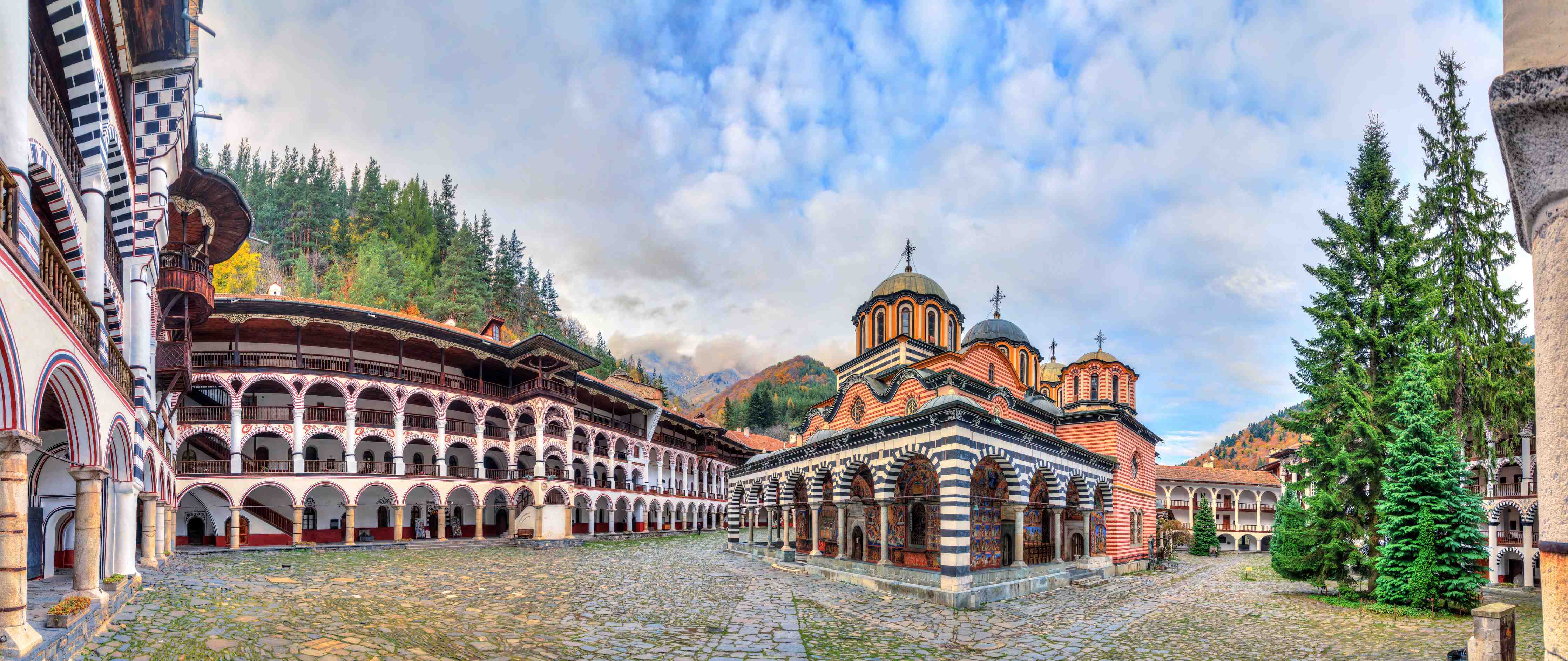 Wandverkleidung Bad- Wunderschöner Panoramablick auf das Rila-Kloster