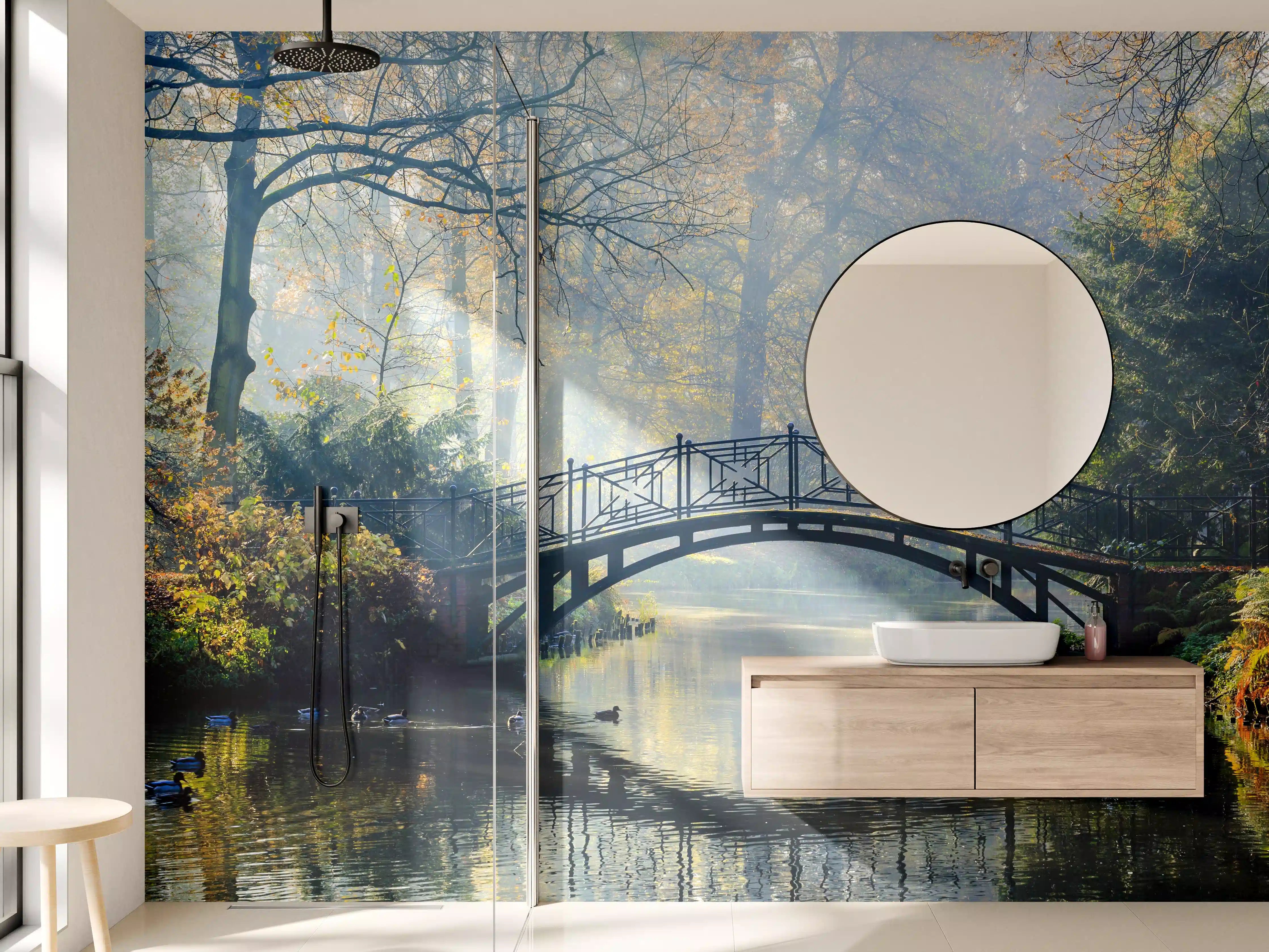 Wandverkleidung Bad - Alte Brücke im herbstlich nebligen Park