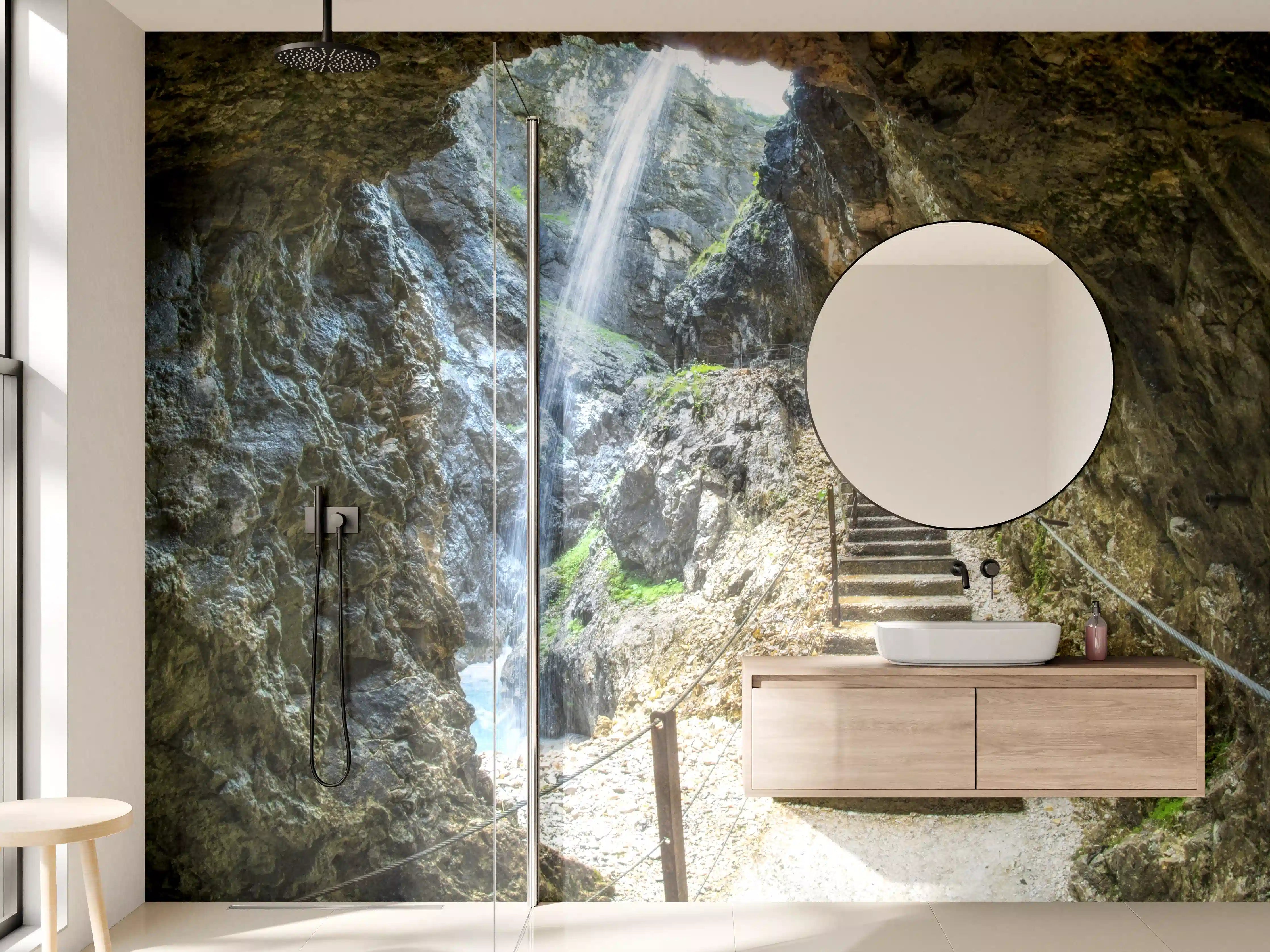 Wandverkleidung Bad - Antike Steintreppen mit Wasserfall