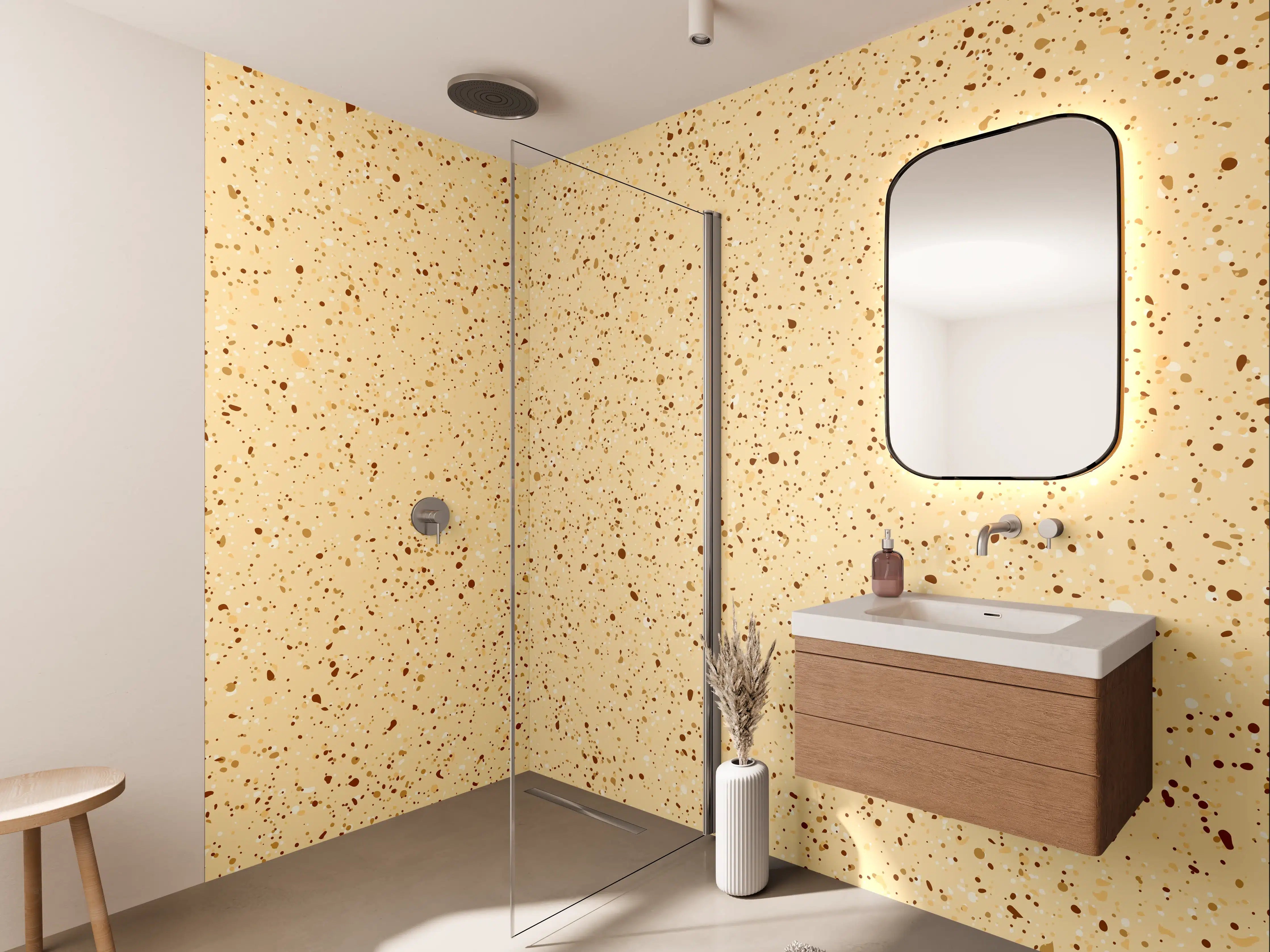 Wandverkleidung Bad - Beige gekalkte Wand mit dunklen Flecken