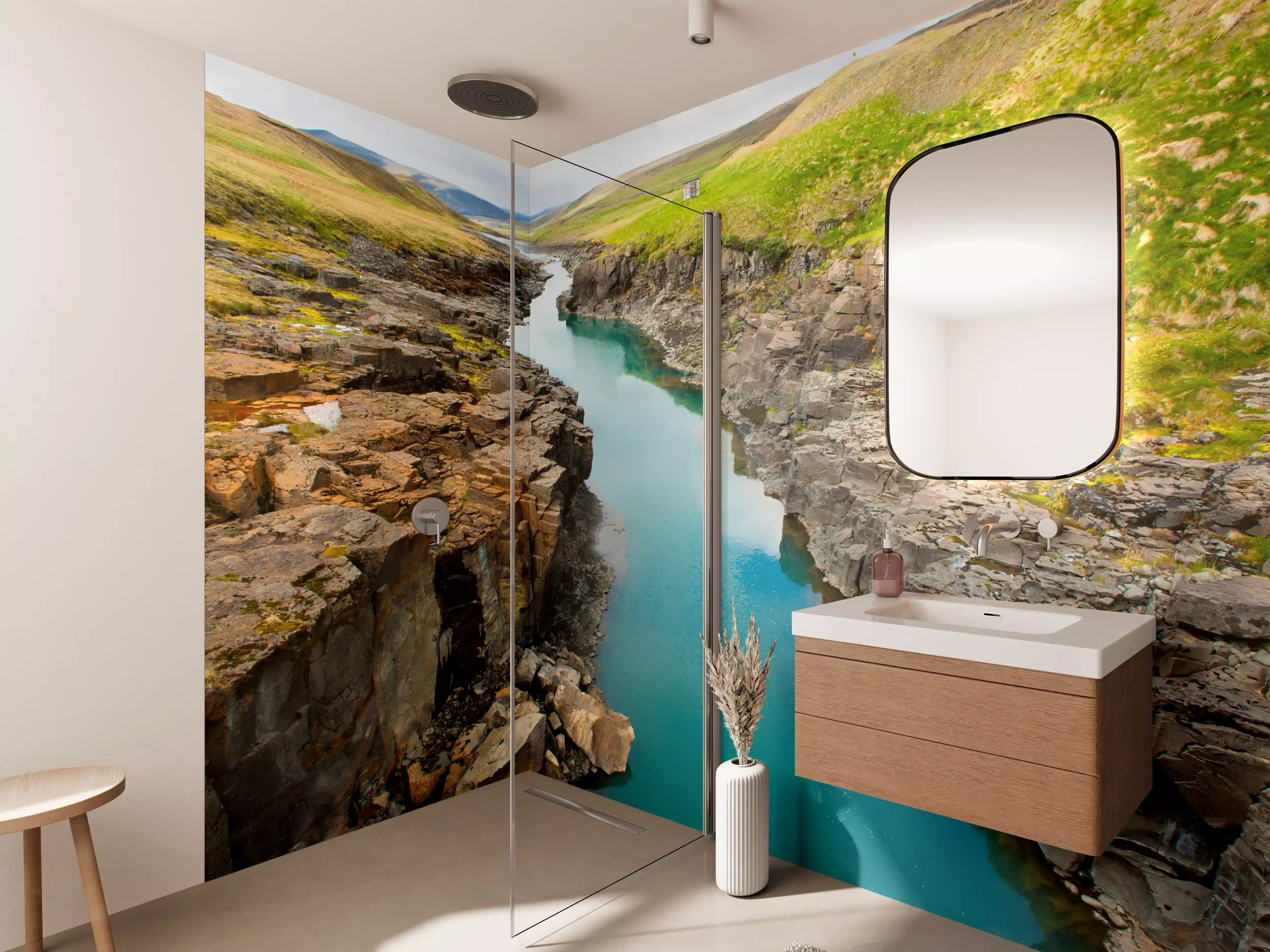 Wandverkleidung Bad - Berglandschaft mit klarer Flussfront