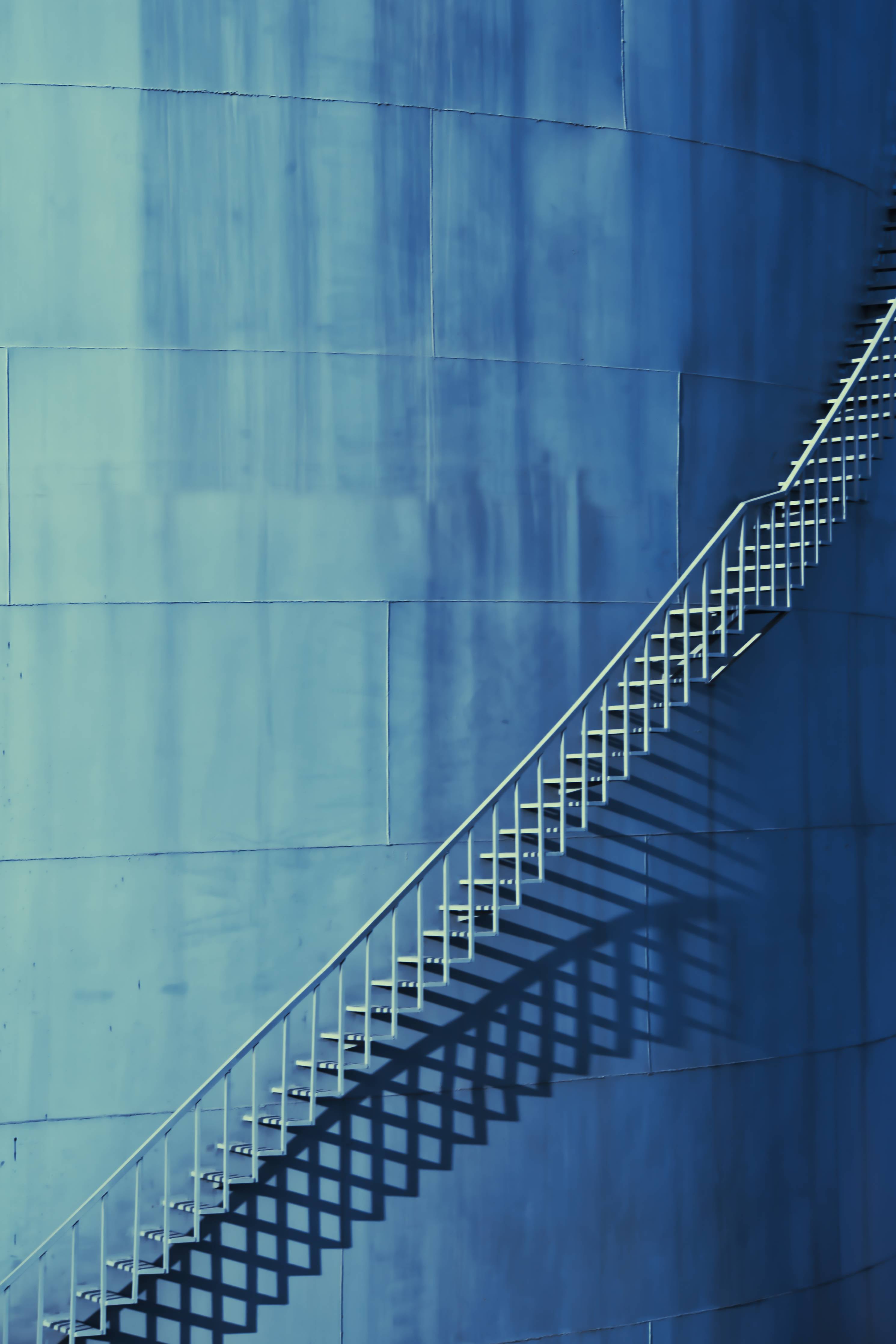 Wandverkleidung Bad-Bläuliche Architektur - Treppen