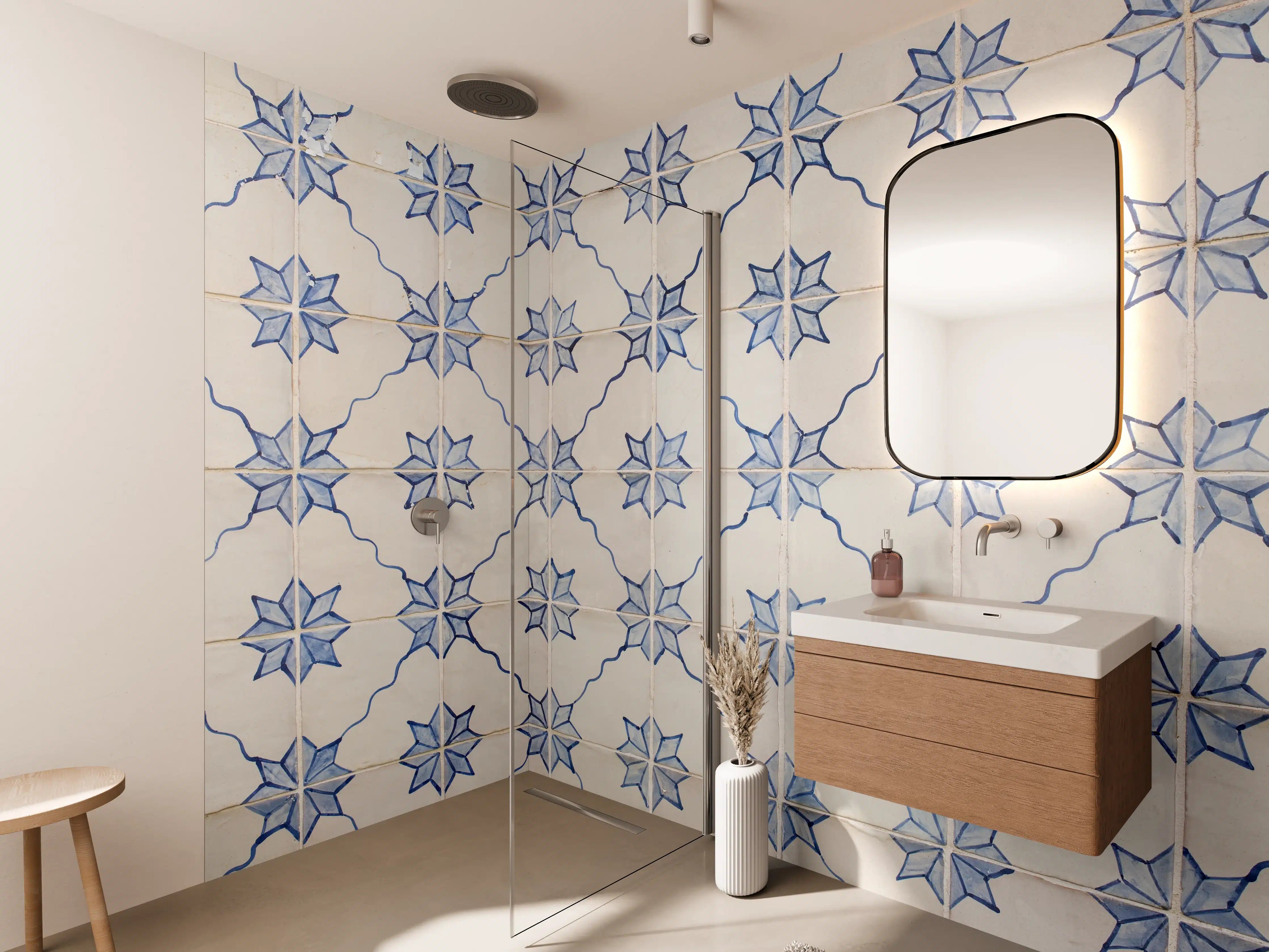 Wandverkleidung Bad - Blaue Arabesken auf weißen Fliesen