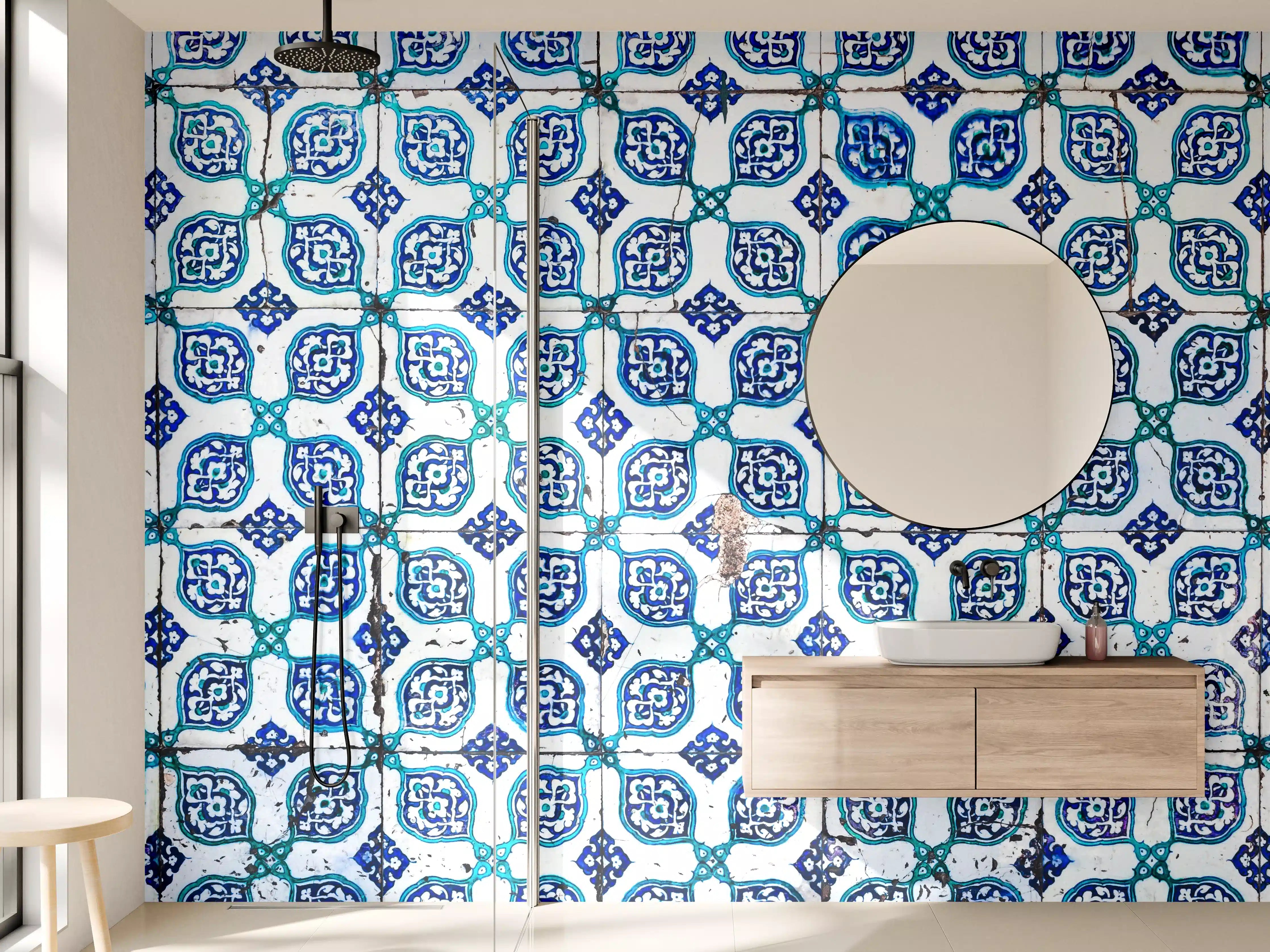Wandverkleidung Bad - Blauer und Weißer Fliesenmuster
