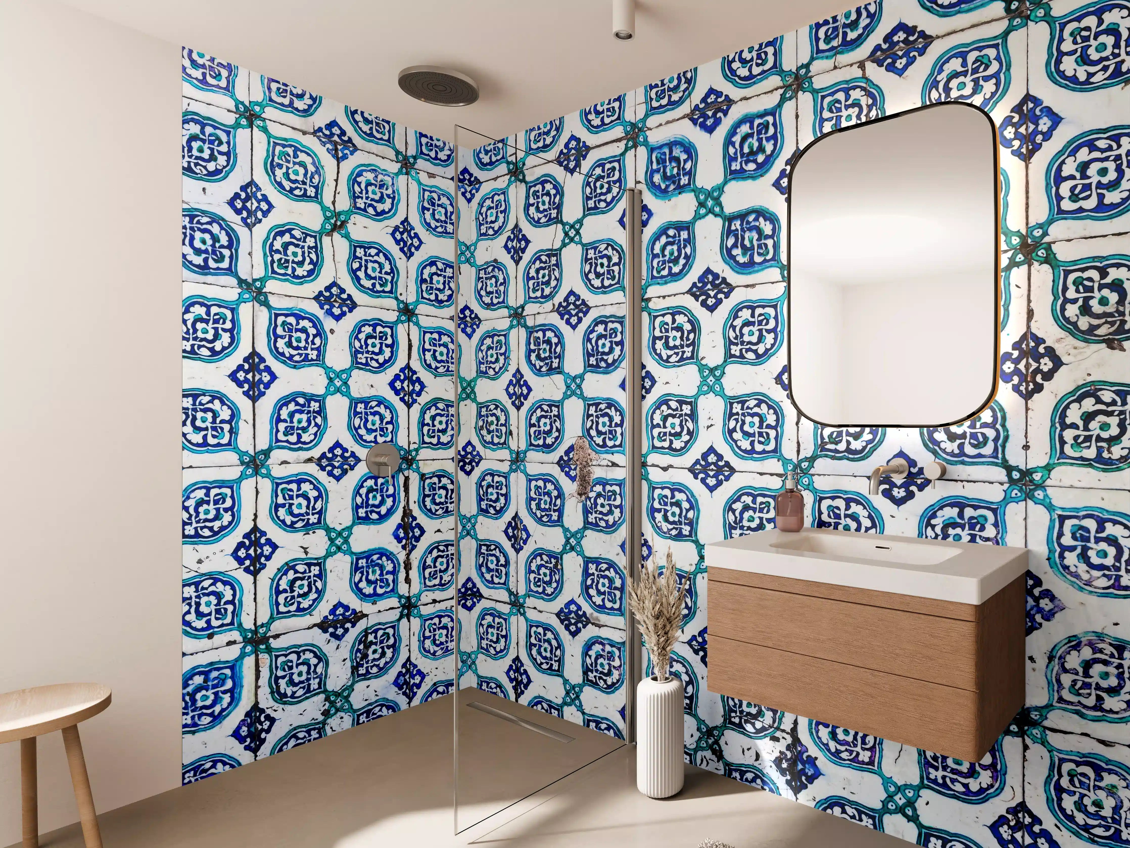 Wandverkleidung Bad - Blauer und Weißer Fliesenmuster